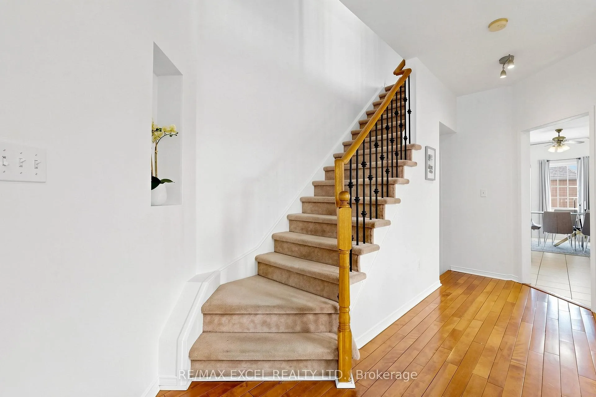 Photo 24 of 63 Rainbow Valley Crescent, Markham, Greensborough — HOMEH