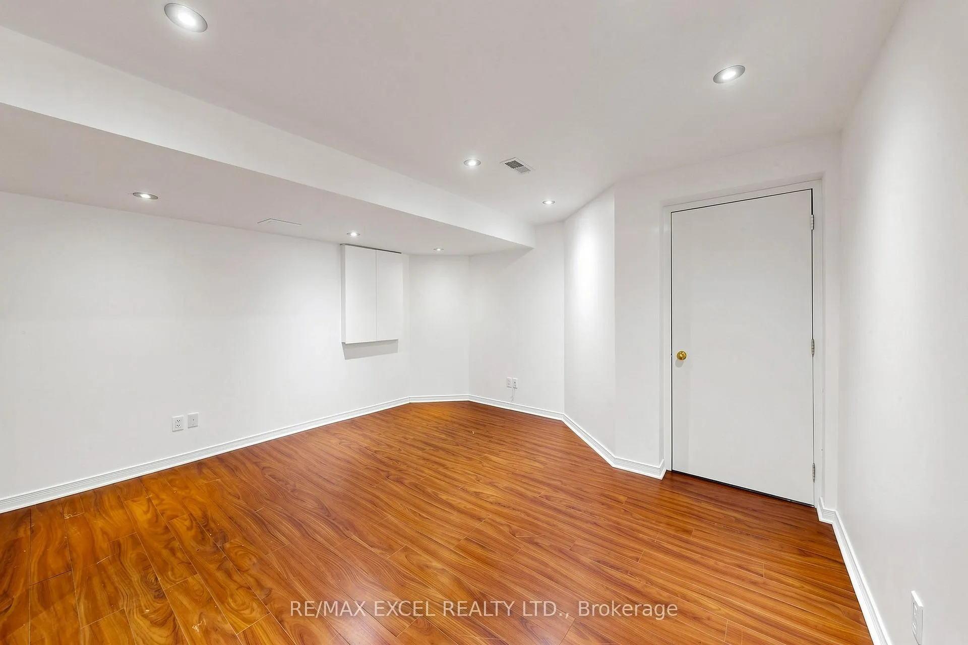 Photo 36 of 63 Rainbow Valley Crescent, Markham, Greensborough — HOMEH