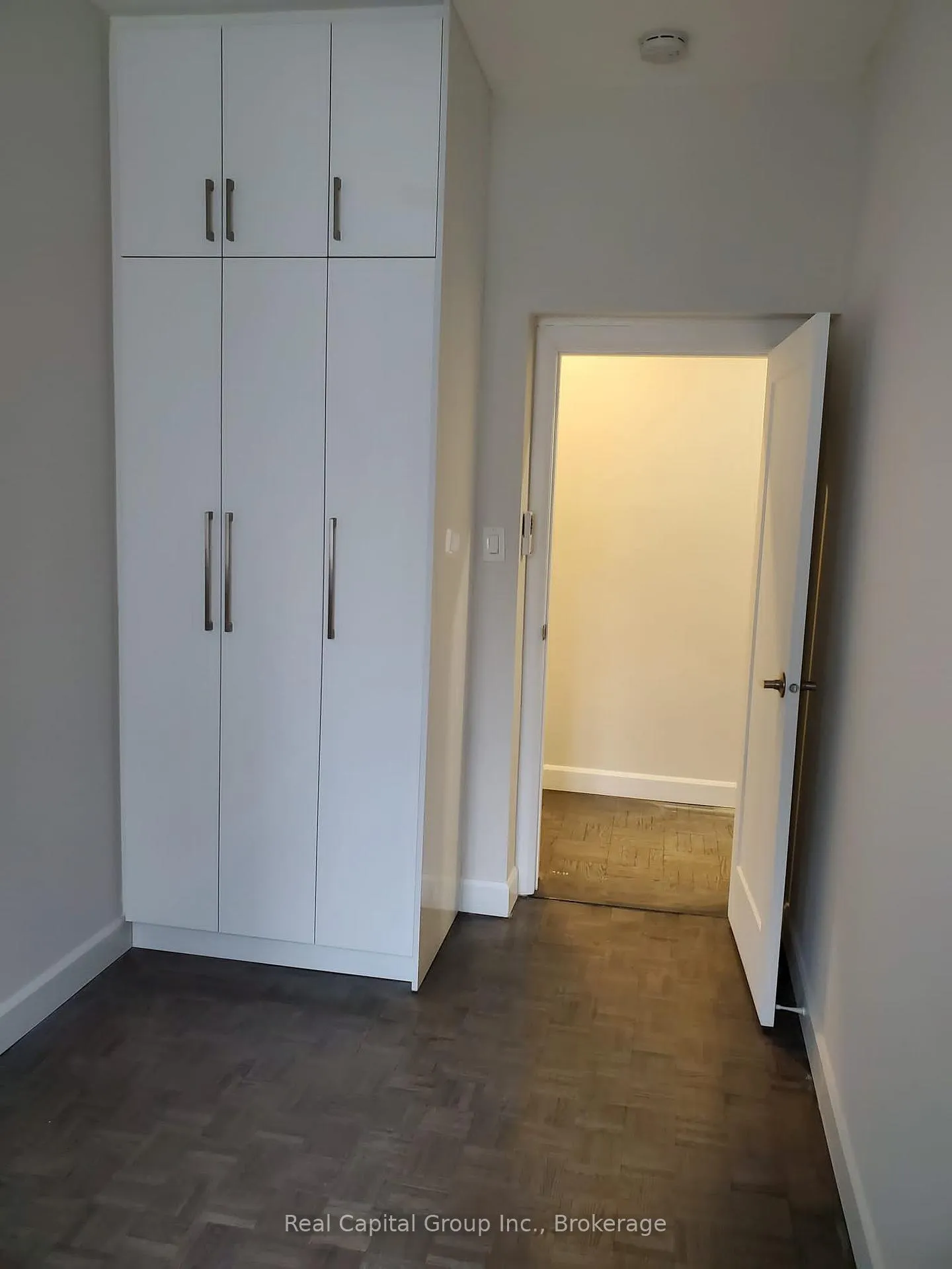 Photo 4 of Unit 401, 26 St Joseph Street, Toronto, Bay Street Corridor — HOMEH