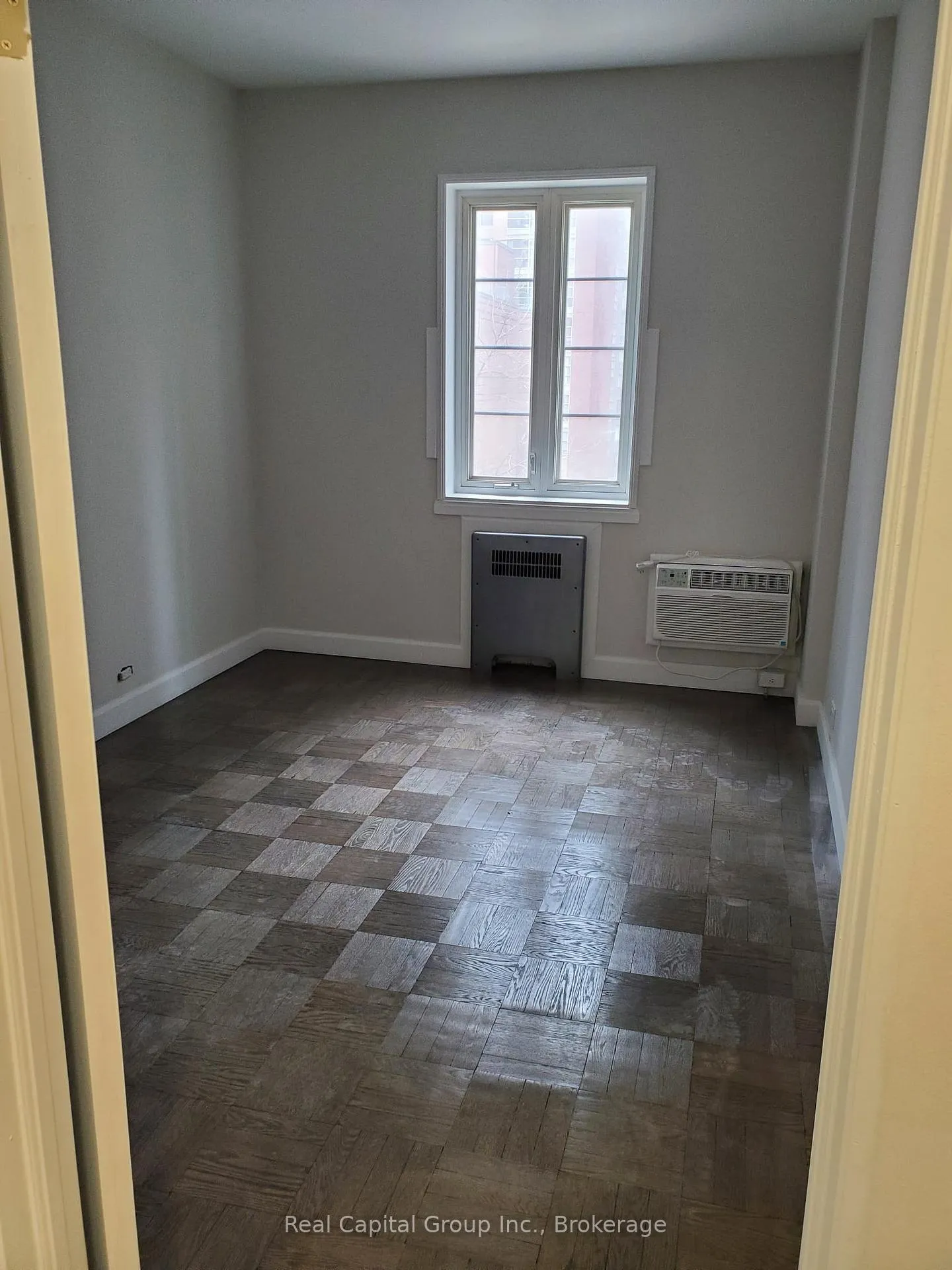 Photo 5 of Unit 401, 26 St Joseph Street, Toronto, Bay Street Corridor — HOMEH