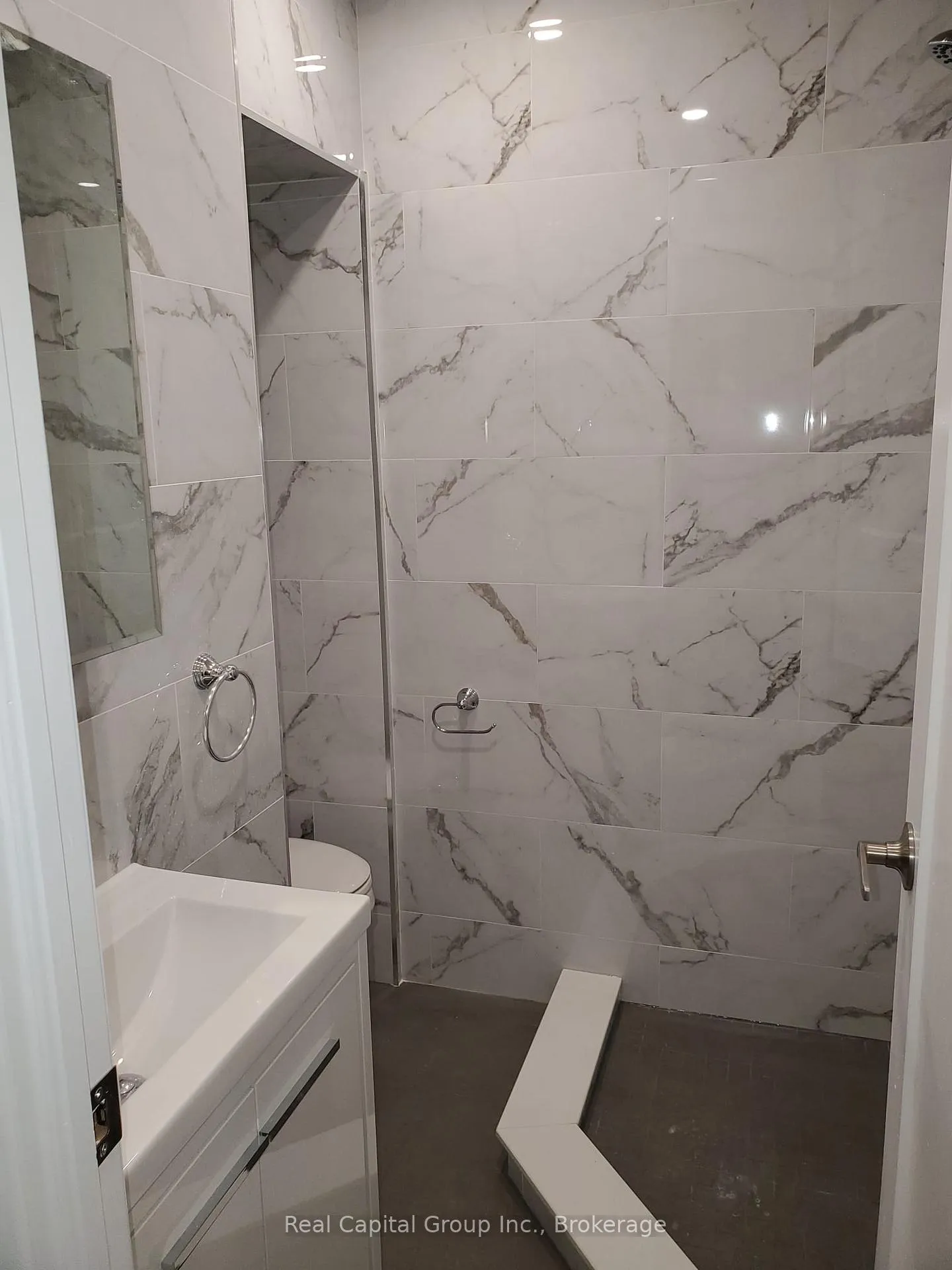 Photo 12 of Unit 401, 26 St Joseph Street, Toronto, Bay Street Corridor — HOMEH