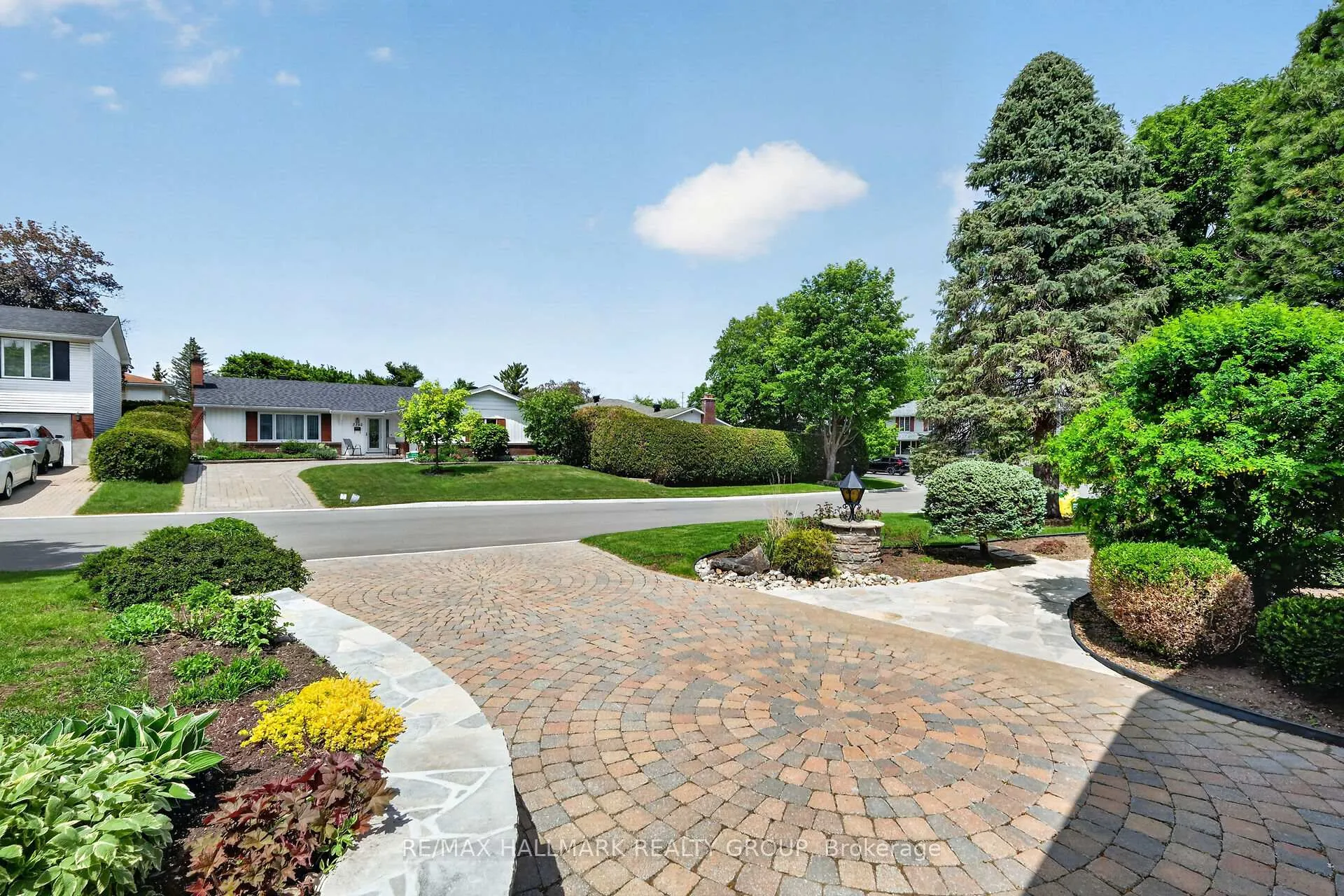 Photo 3 of 2204 Hamelin Crescent, Ottawa, Beacon Hill North — HOMEH