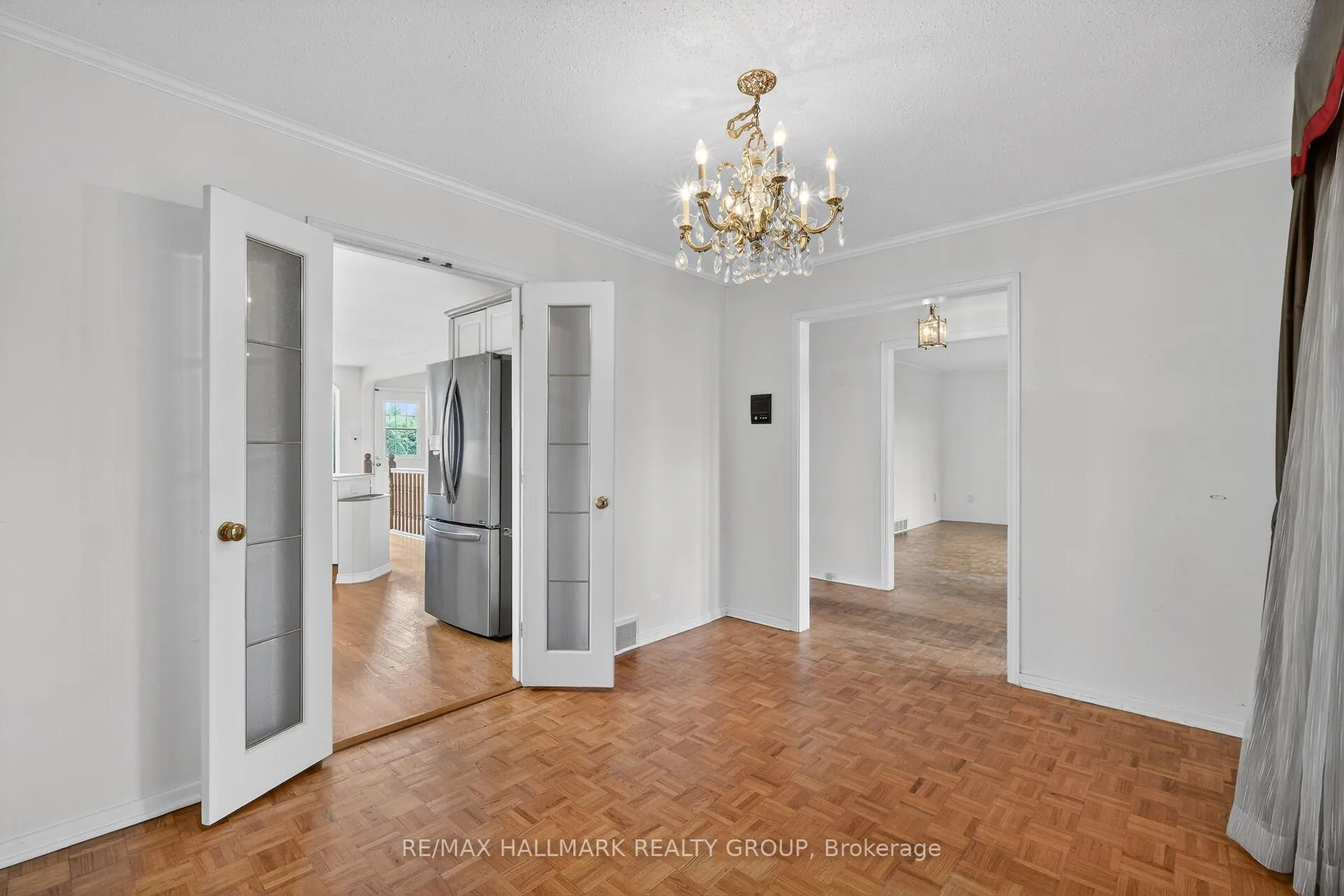 Photo 8 of 2204 Hamelin Crescent, Ottawa, Beacon Hill North — HOMEH