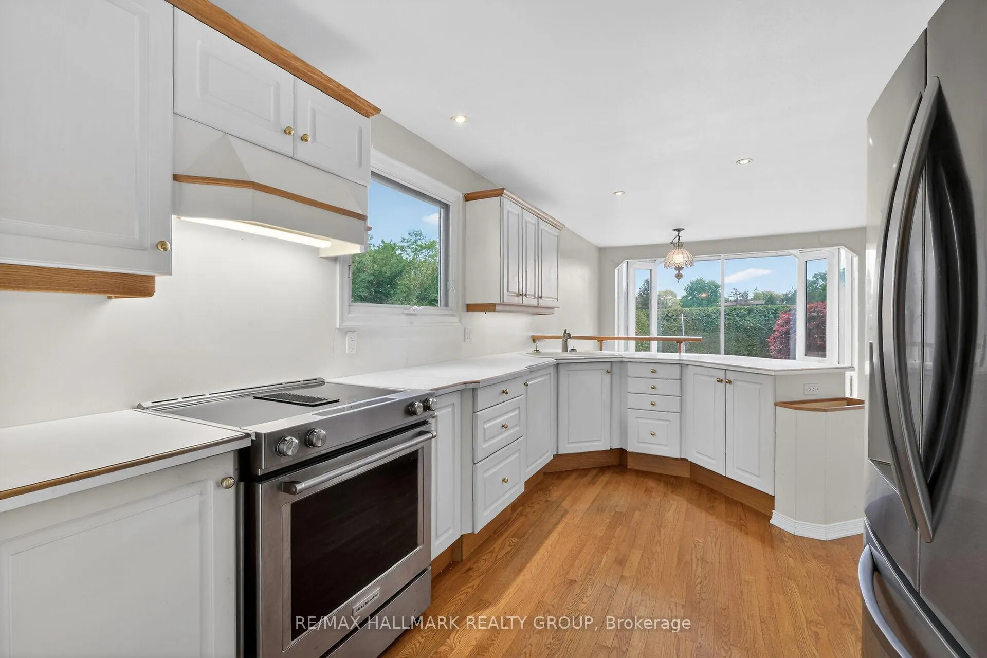 Photo 10 of 2204 Hamelin Crescent, Ottawa, Beacon Hill North — HOMEH