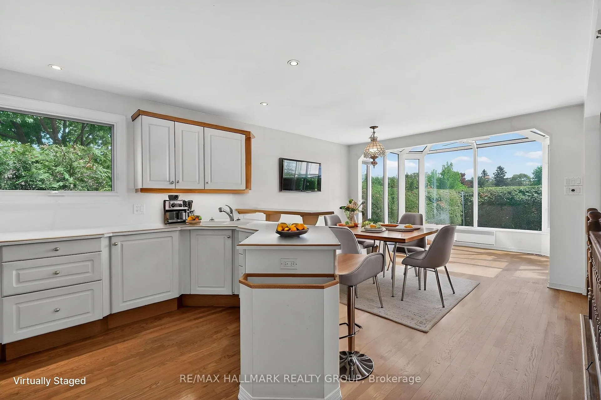 Photo 12 of 2204 Hamelin Crescent, Ottawa, Beacon Hill North — HOMEH