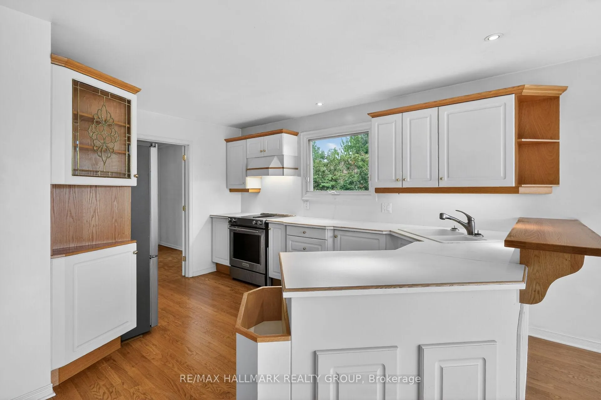 Photo 14 of 2204 Hamelin Crescent, Ottawa, Beacon Hill North — HOMEH