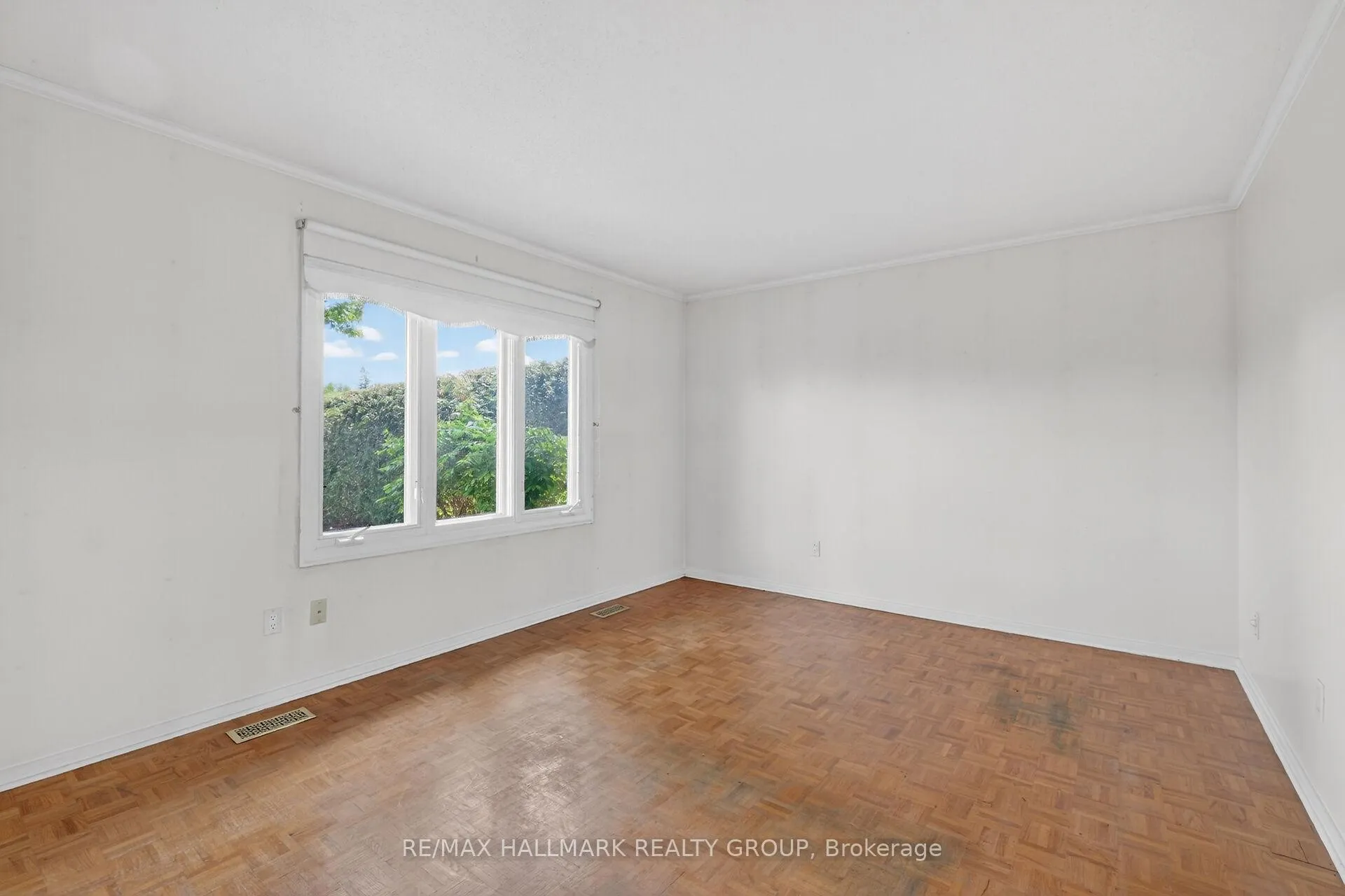 Photo 21 of 2204 Hamelin Crescent, Ottawa, Beacon Hill North — HOMEH