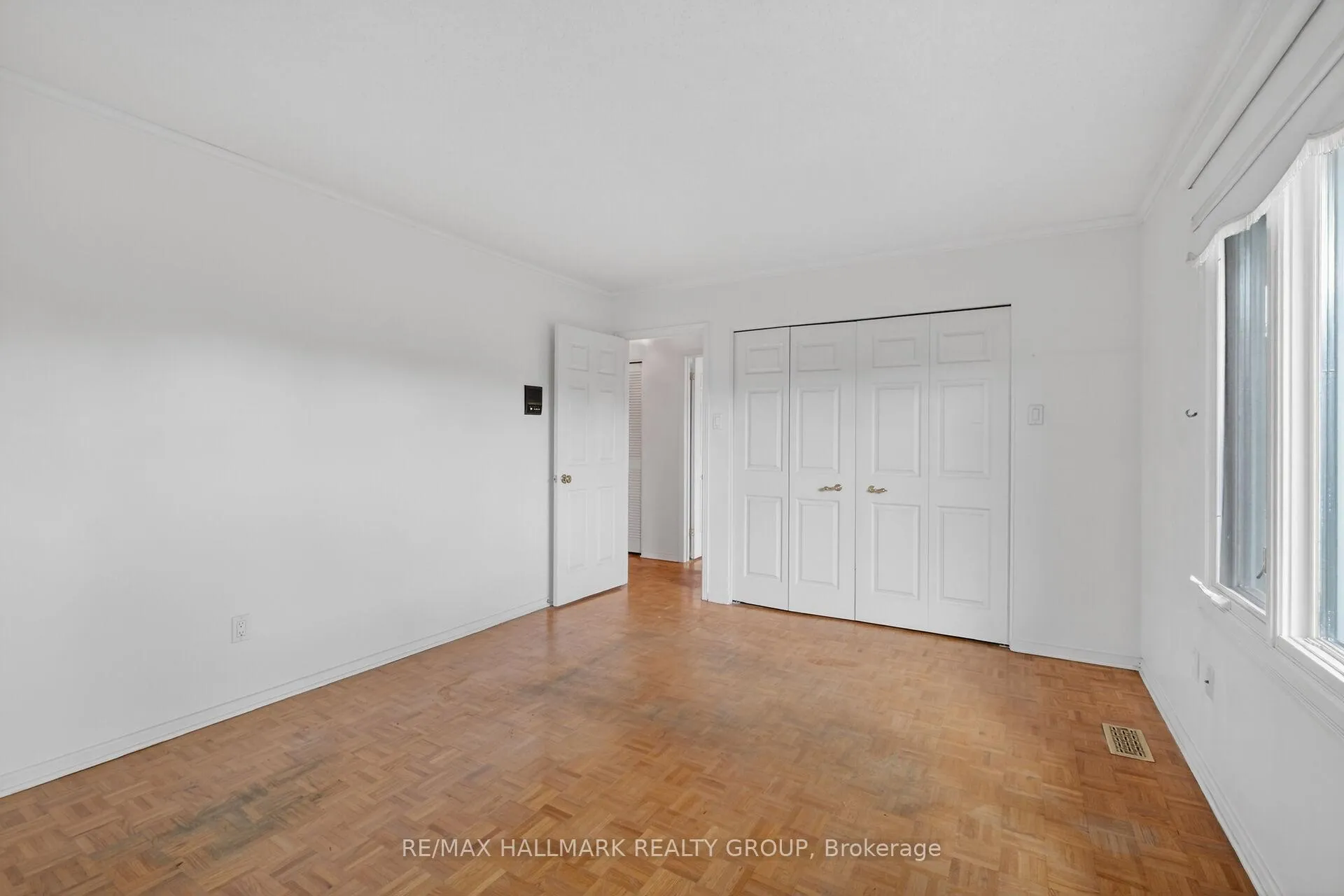 Photo 23 of 2204 Hamelin Crescent, Ottawa, Beacon Hill North — HOMEH