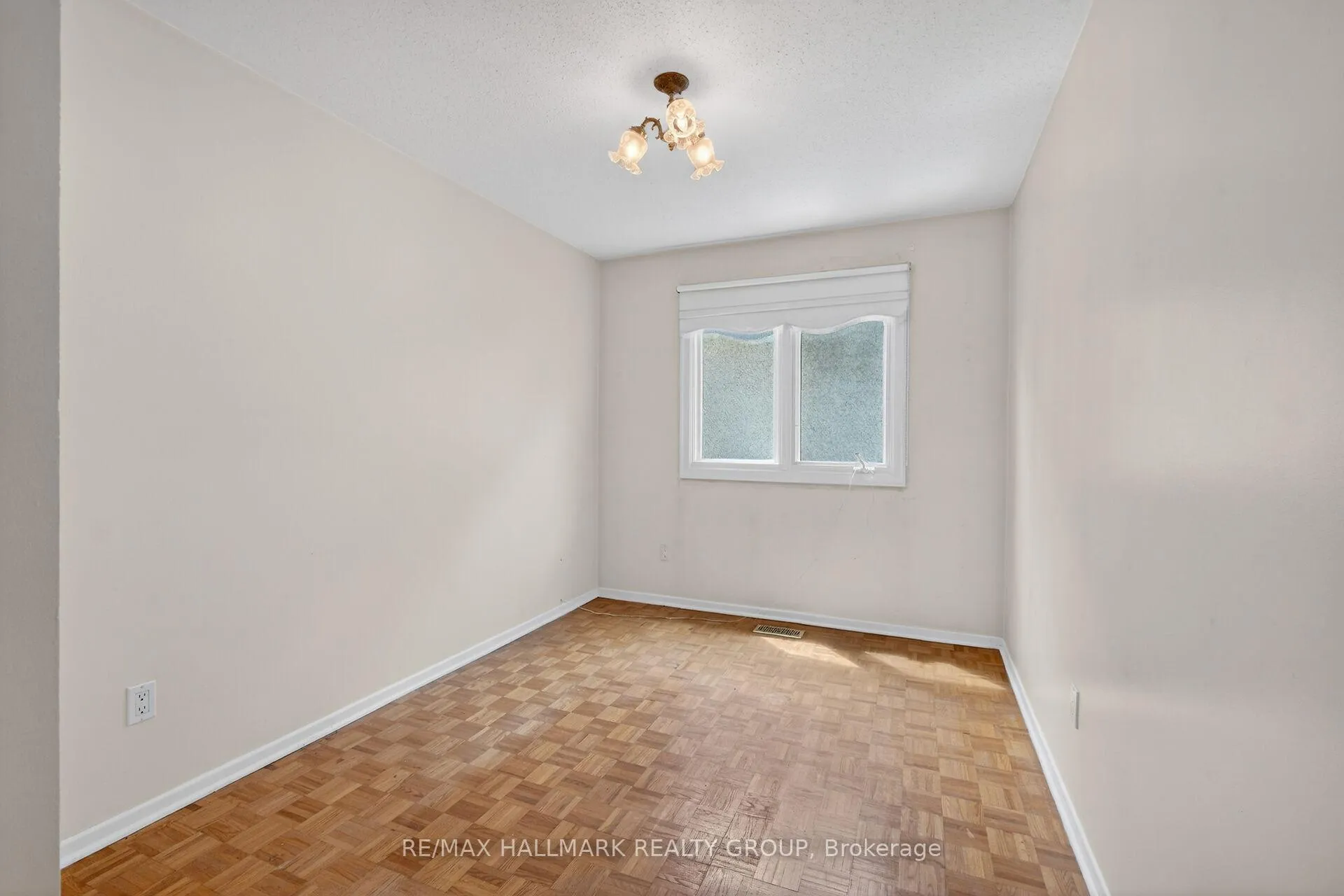 Photo 26 of 2204 Hamelin Crescent, Ottawa, Beacon Hill North — HOMEH