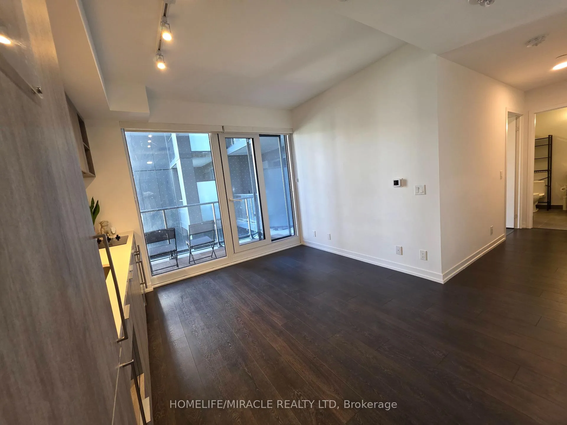 Photo 4 of Unit 341, 2020 Bathurst Street, Toronto, Humewood-Cedarvale — HOMEH