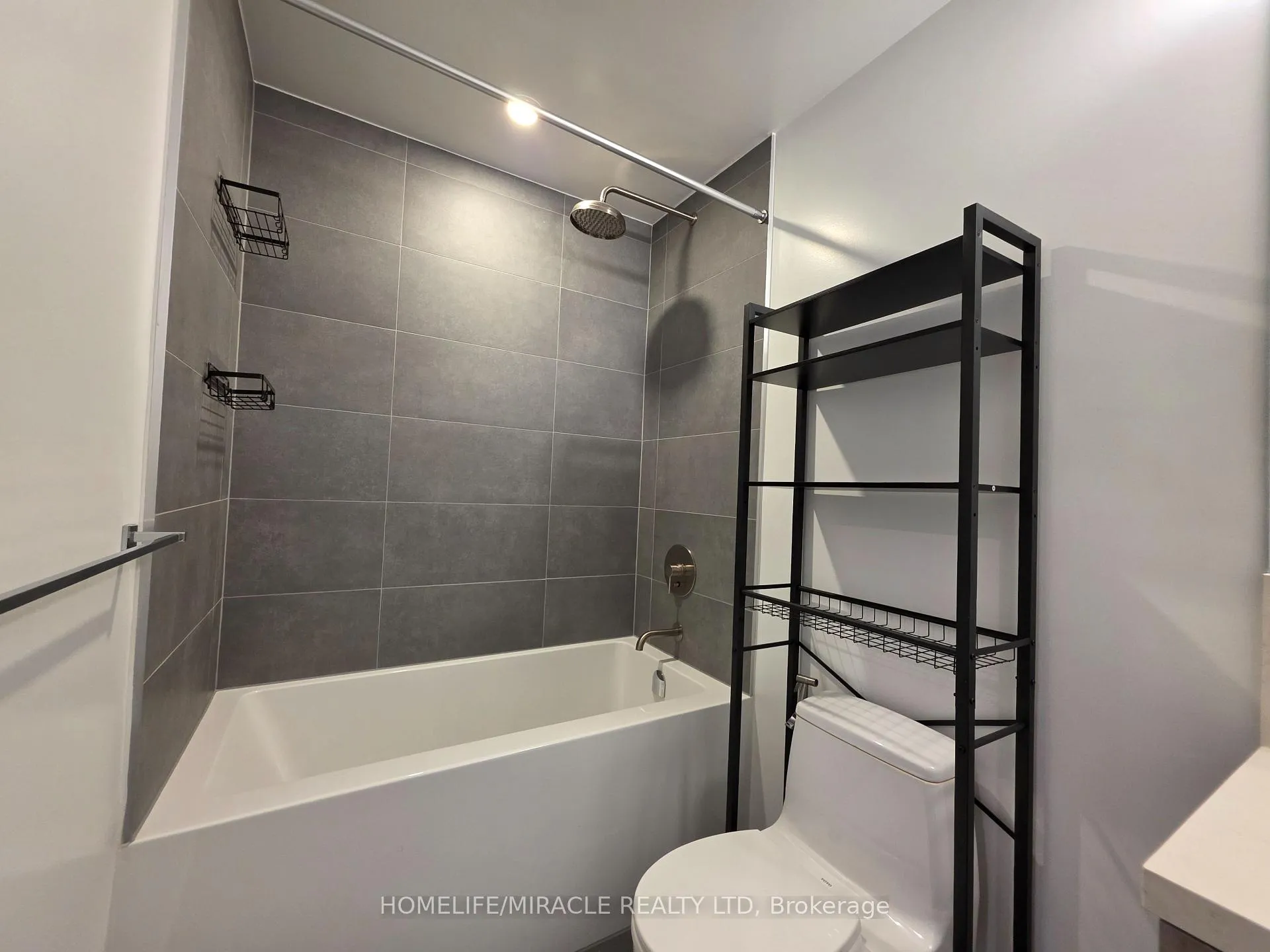 Photo 10 of Unit 341, 2020 Bathurst Street, Toronto, Humewood-Cedarvale — HOMEH