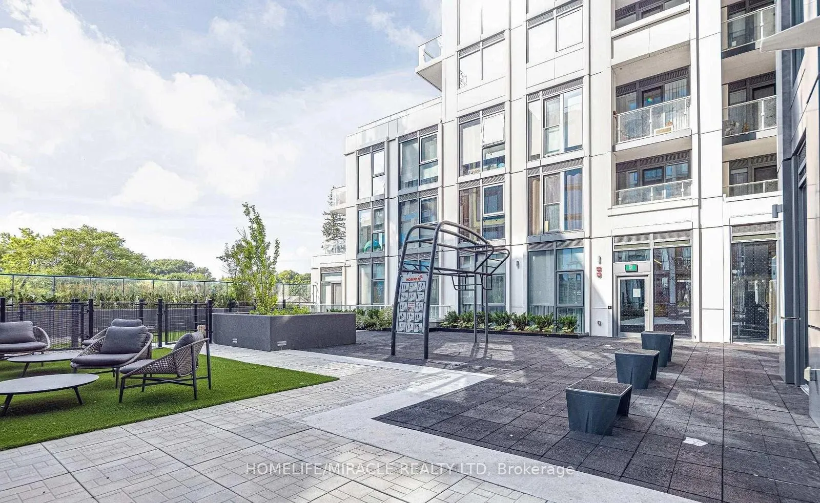 Photo 18 of Unit 341, 2020 Bathurst Street, Toronto, Humewood-Cedarvale — HOMEH