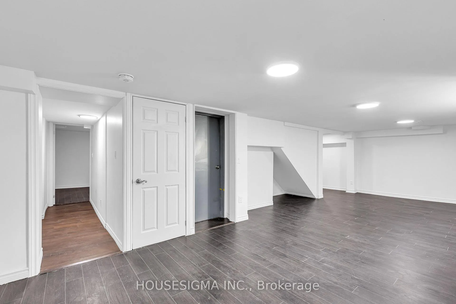 Photo 5 of Unit Bsmnt, 756 Stonepath Circle, Pickering, Amberlea — HOMEH