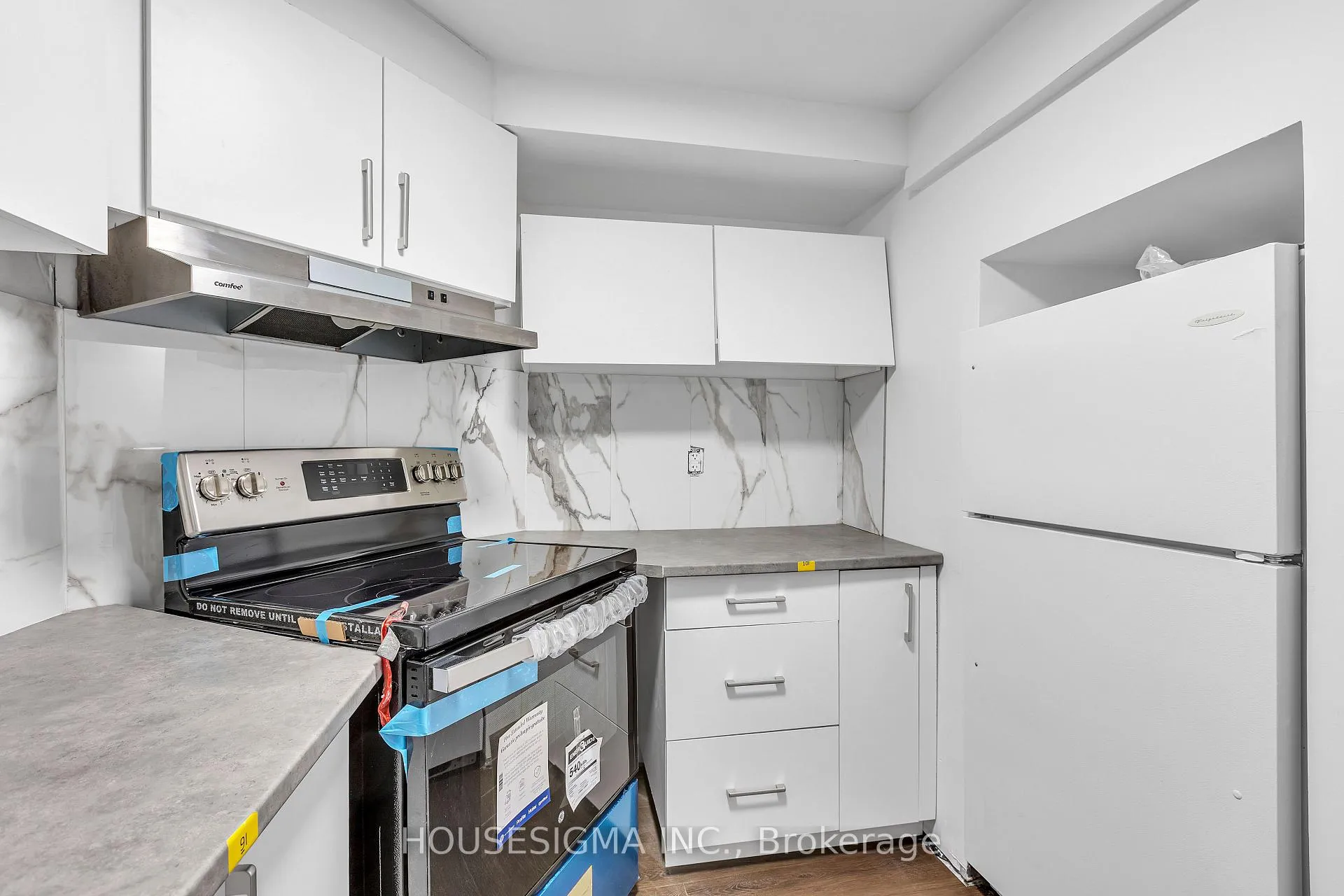 Photo 7 of Unit Bsmnt, 756 Stonepath Circle, Pickering, Amberlea — HOMEH