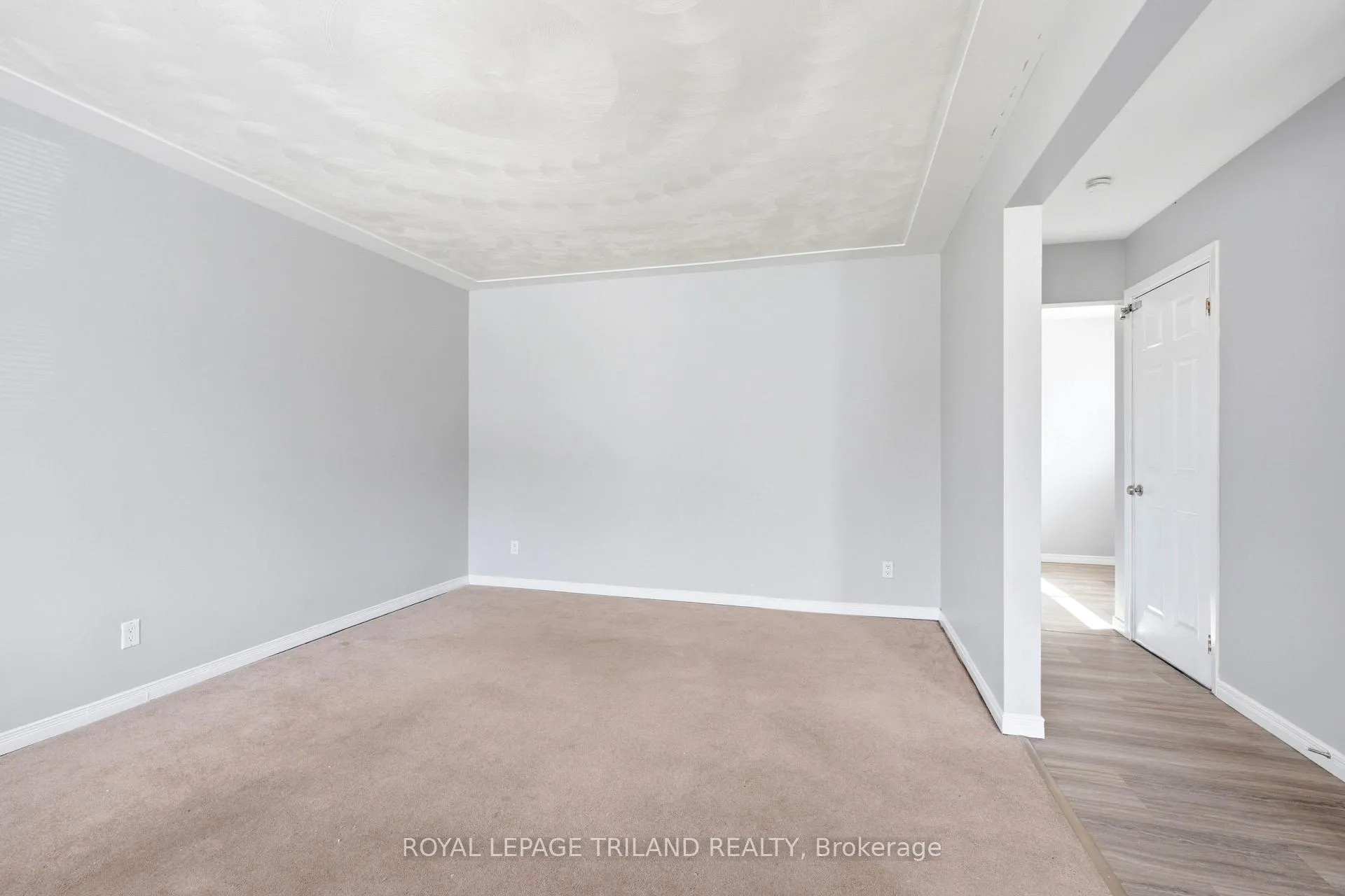 Photo 2 of Unit A, 195B Cedarvale Crescent, Waterloo — HOMEH