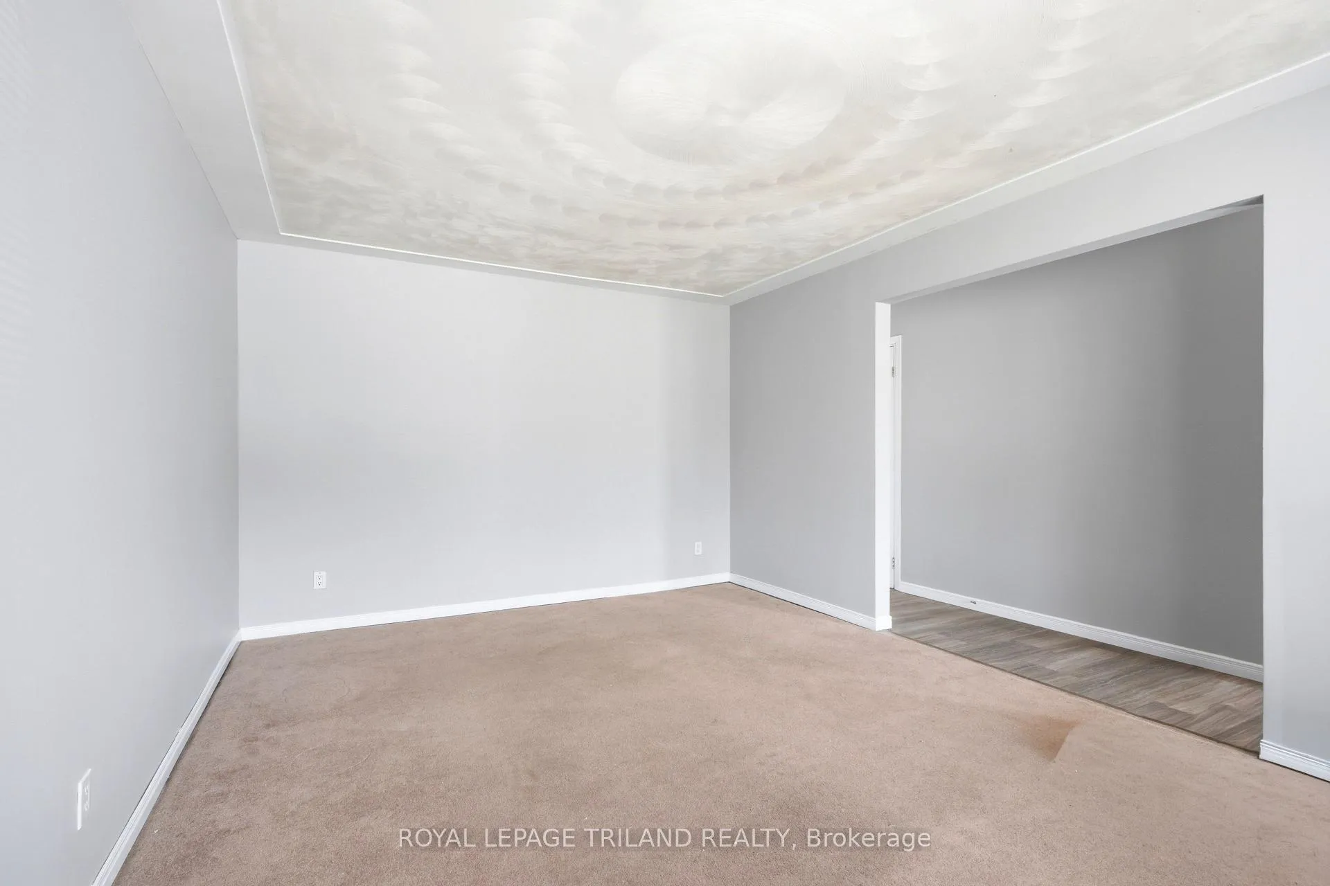 Photo 3 of Unit A, 195B Cedarvale Crescent, Waterloo — HOMEH