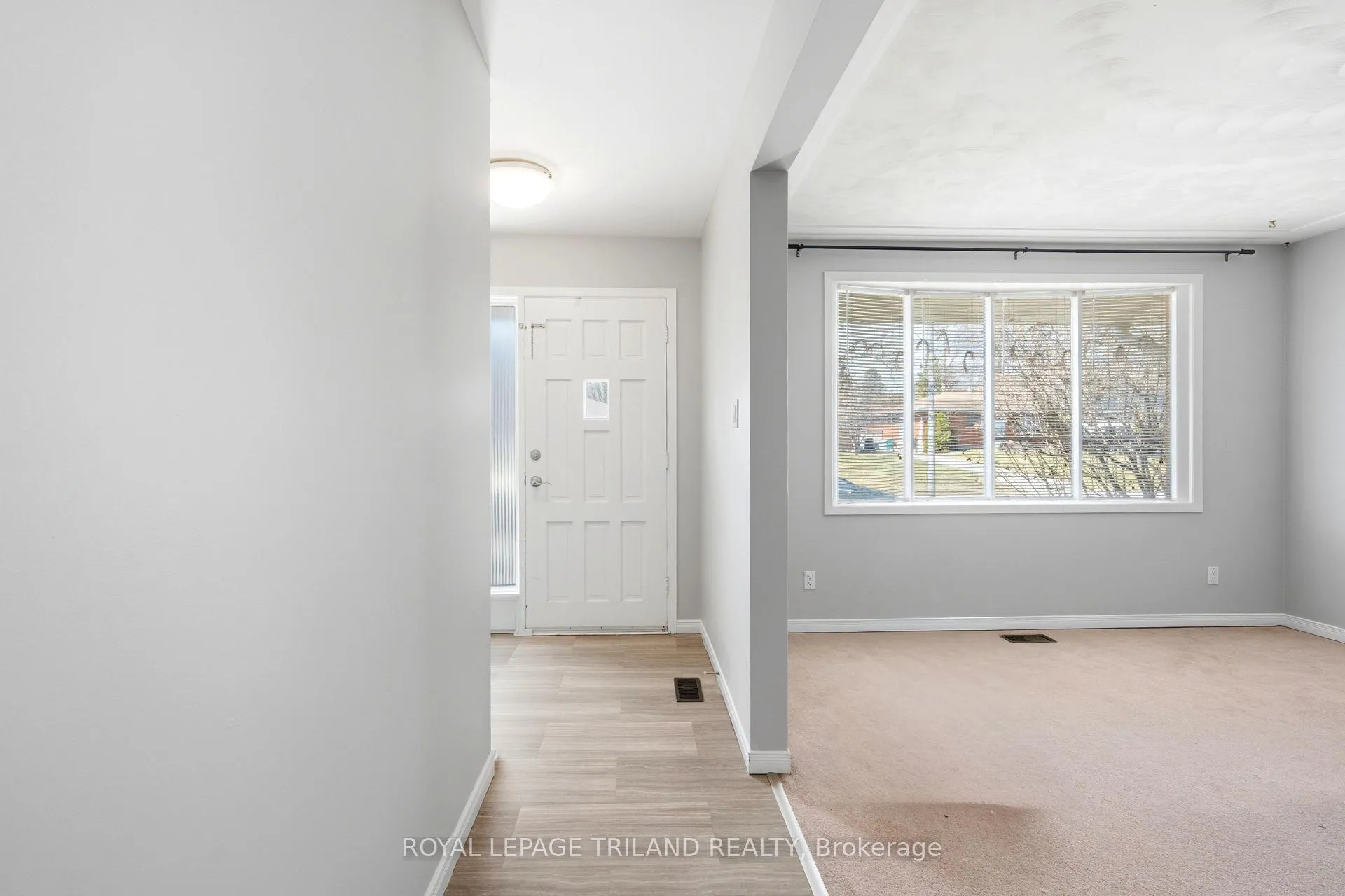 Photo 4 of Unit A, 195B Cedarvale Crescent, Waterloo — HOMEH