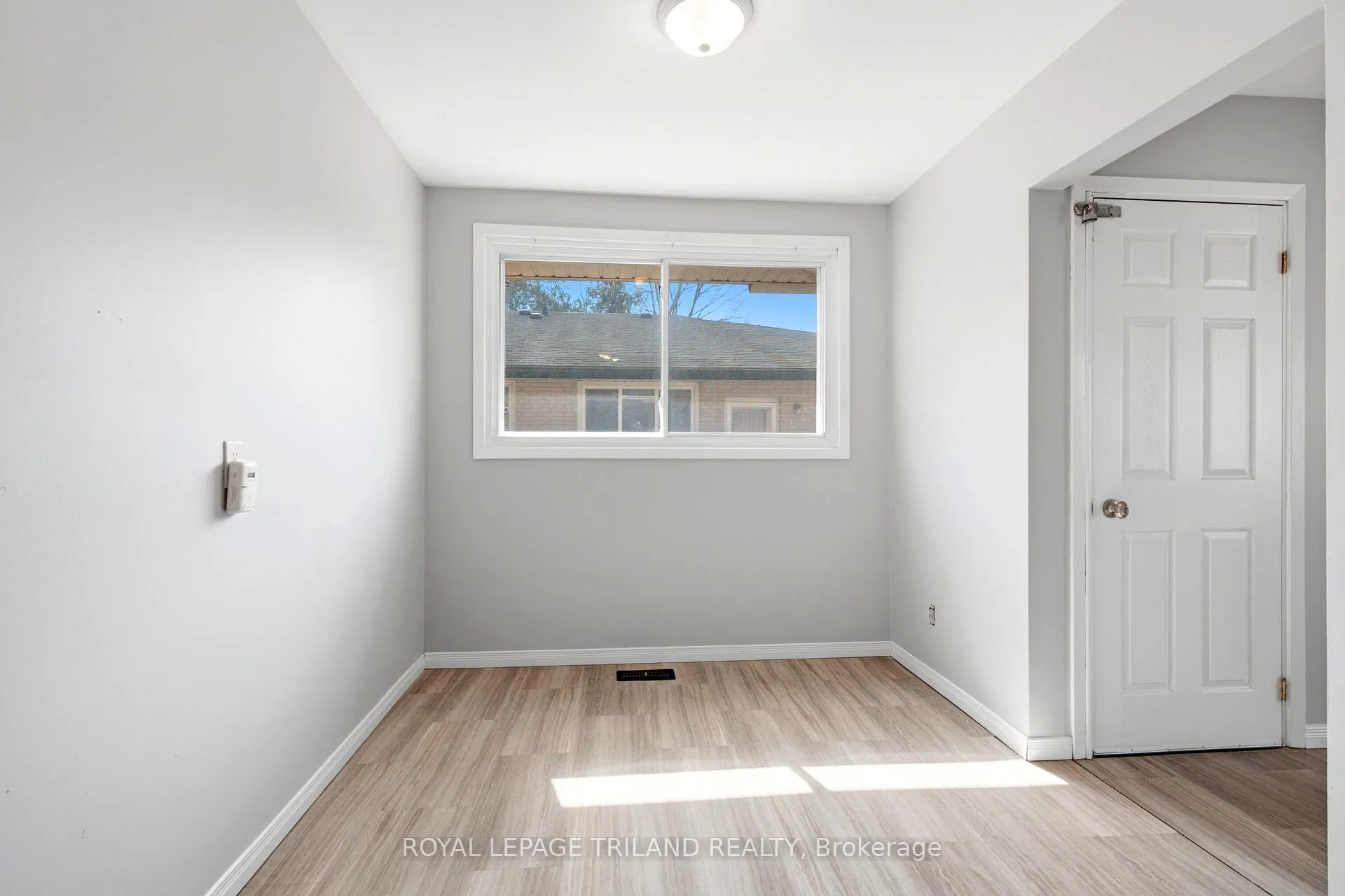 Photo 6 of Unit A, 195B Cedarvale Crescent, Waterloo — HOMEH