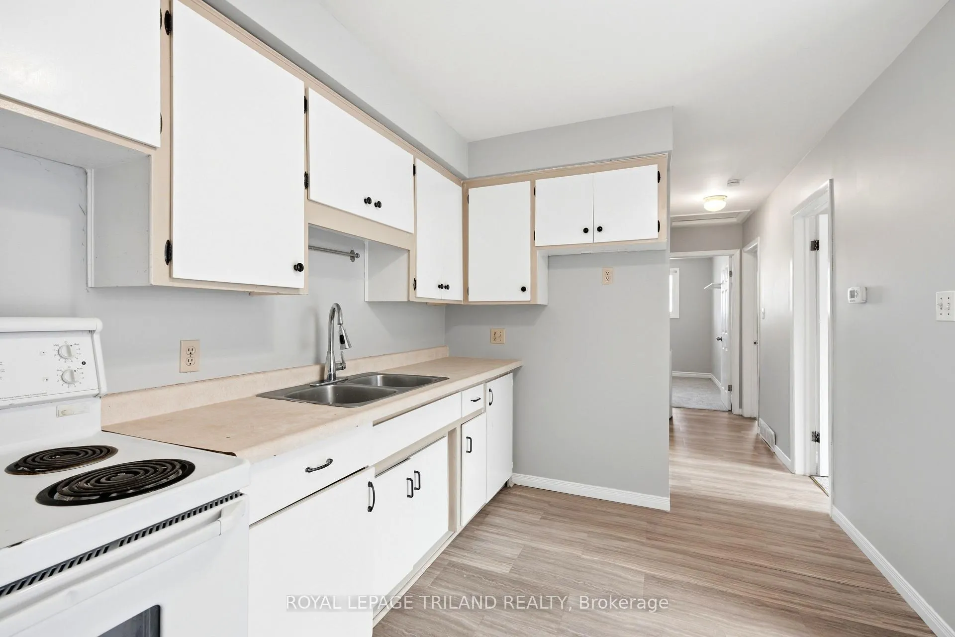 Photo 8 of Unit A, 195B Cedarvale Crescent, Waterloo — HOMEH