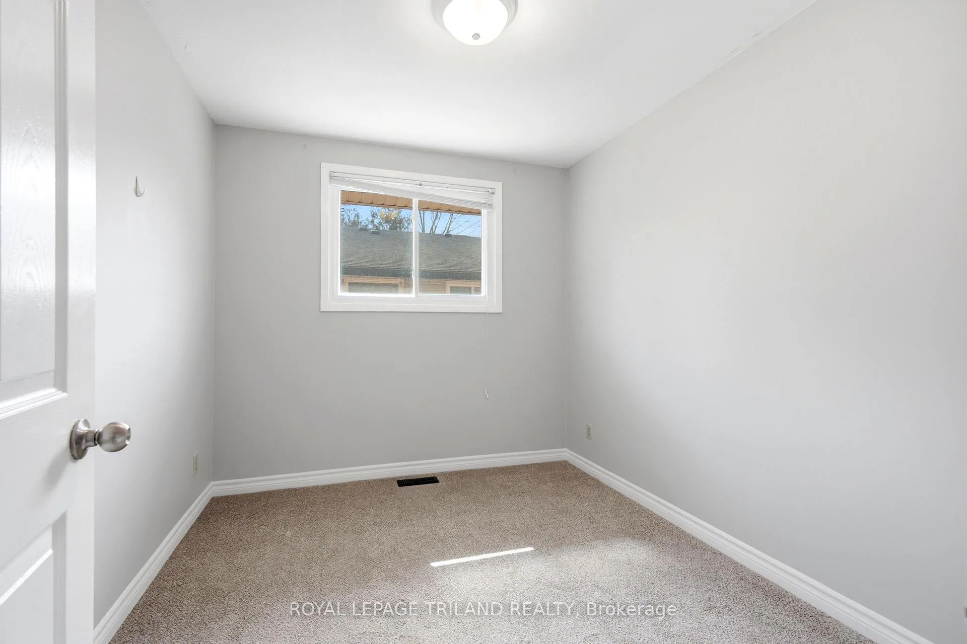 Photo 9 of Unit A, 195B Cedarvale Crescent, Waterloo — HOMEH