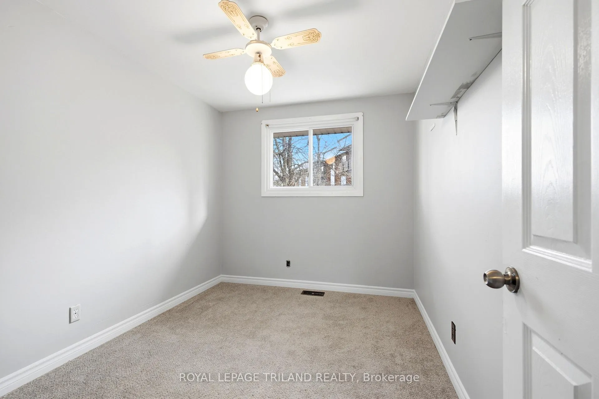 Photo 11 of Unit A, 195B Cedarvale Crescent, Waterloo — HOMEH