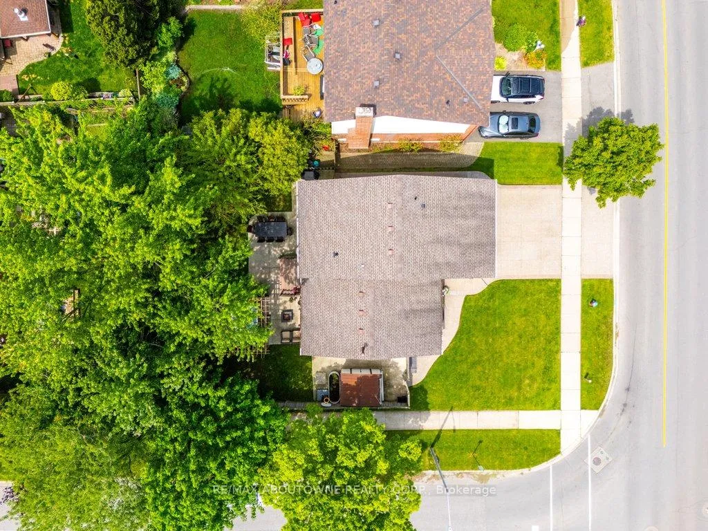 Photo 2 of 2478 Cavendish Drive, Burlington, Brant Hills — HOMEH