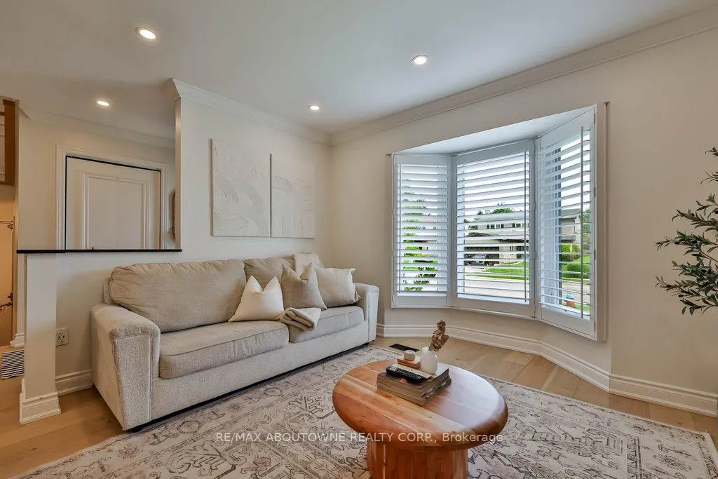 Photo 10 of 2478 Cavendish Drive, Burlington, Brant Hills — HOMEH