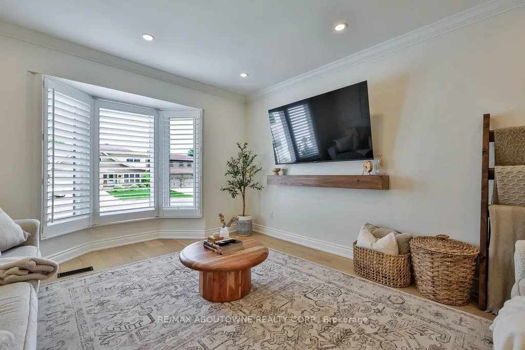 Photo 11 of 2478 Cavendish Drive, Burlington, Brant Hills — HOMEH
