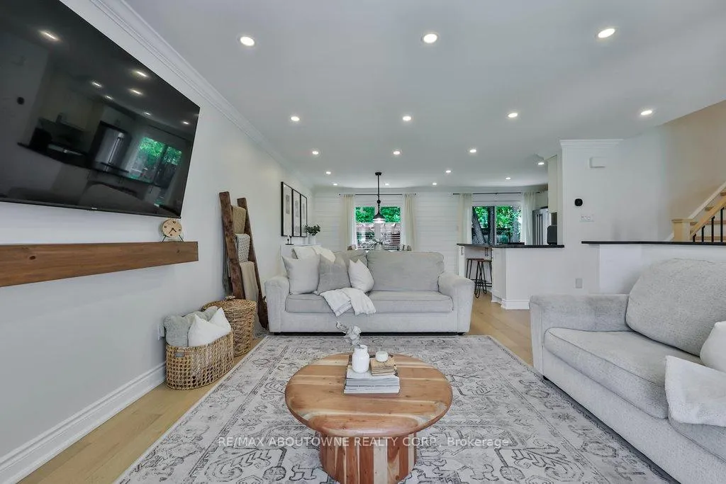 Photo 12 of 2478 Cavendish Drive, Burlington, Brant Hills — HOMEH