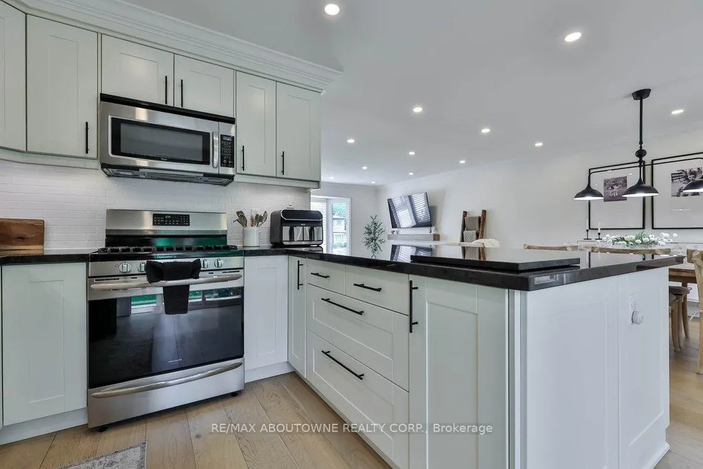 Photo 18 of 2478 Cavendish Drive, Burlington, Brant Hills — HOMEH