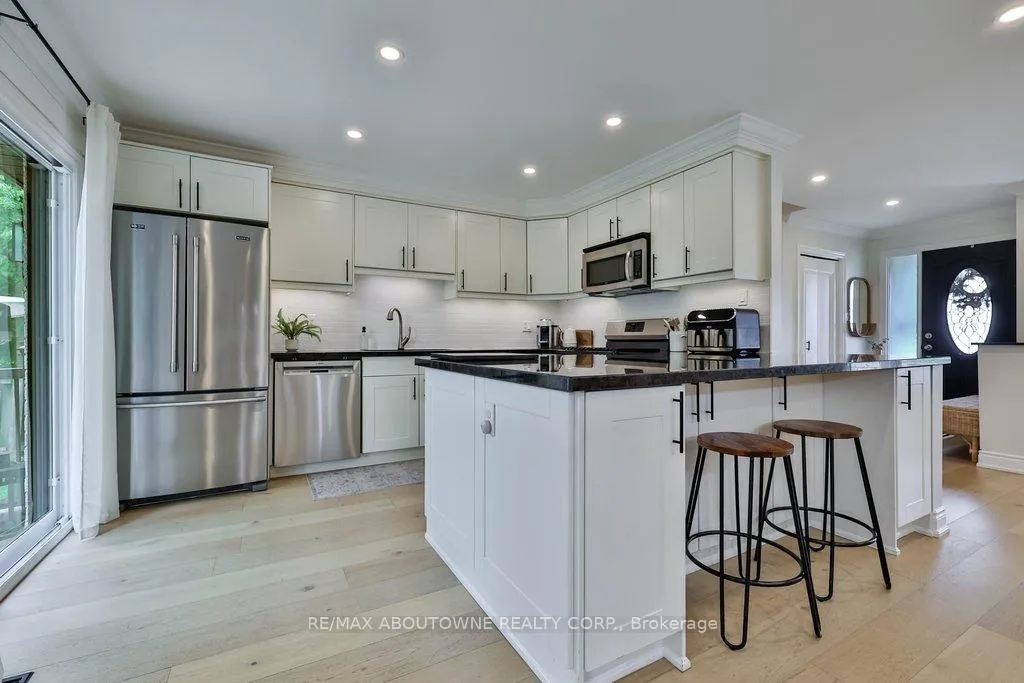 Photo 20 of 2478 Cavendish Drive, Burlington, Brant Hills — HOMEH