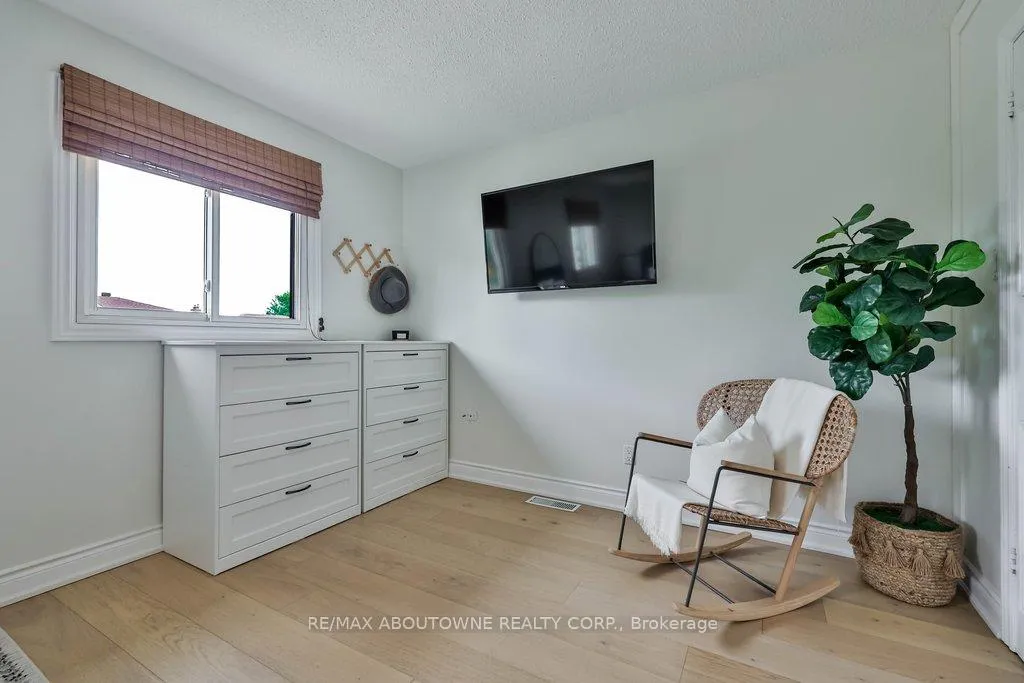 Photo 24 of 2478 Cavendish Drive, Burlington, Brant Hills — HOMEH