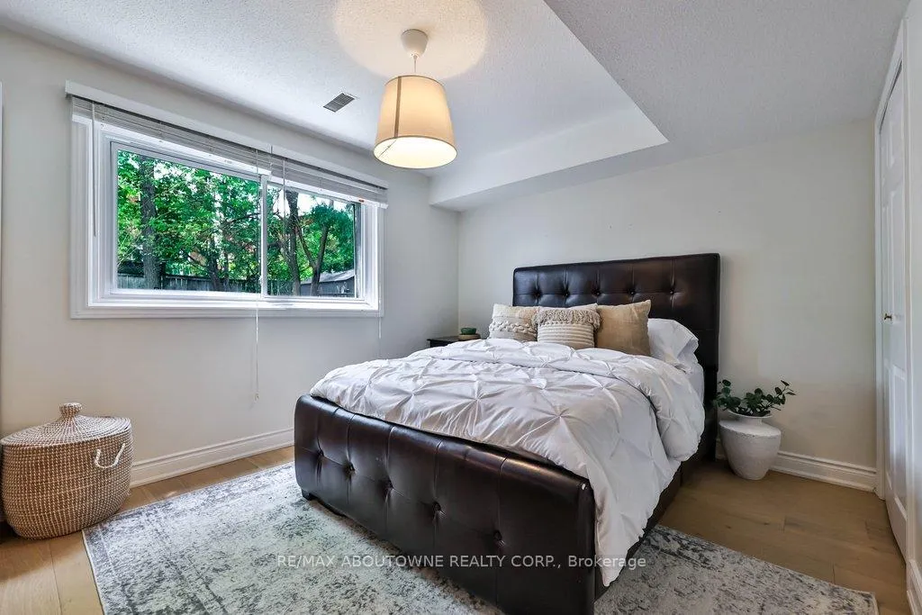 Photo 32 of 2478 Cavendish Drive, Burlington, Brant Hills — HOMEH