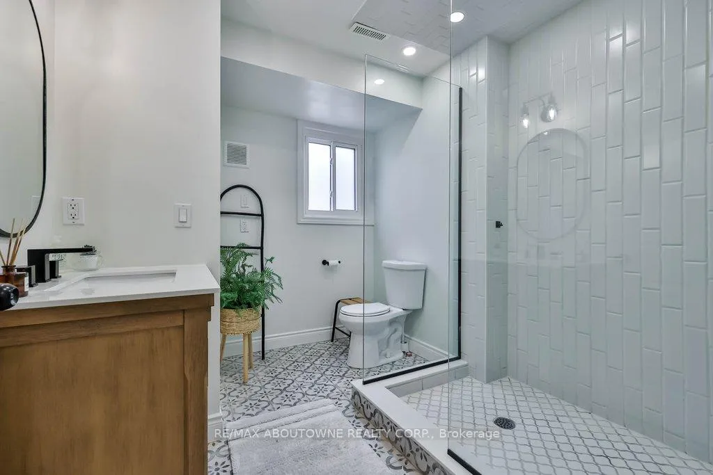 Photo 36 of 2478 Cavendish Drive, Burlington, Brant Hills — HOMEH
