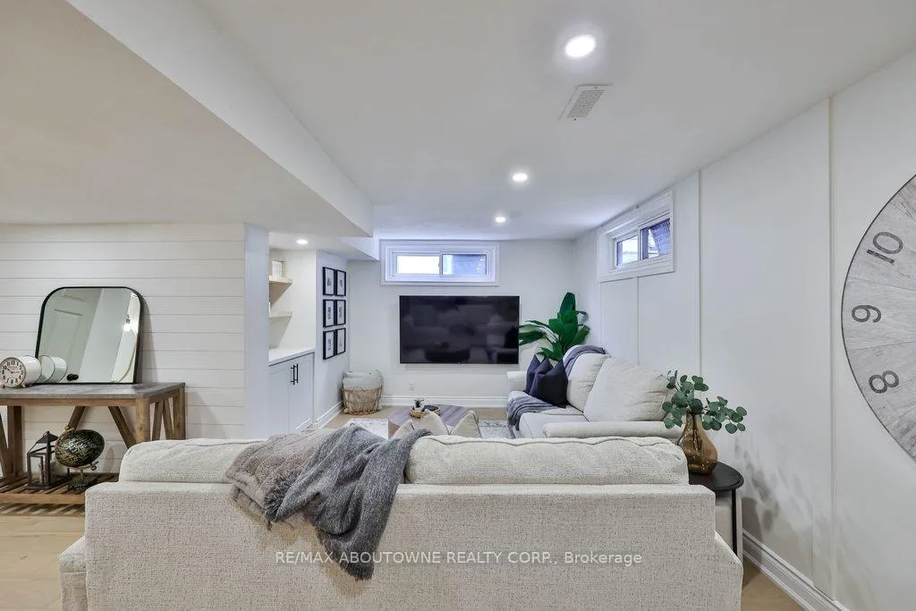 Photo 38 of 2478 Cavendish Drive, Burlington, Brant Hills — HOMEH