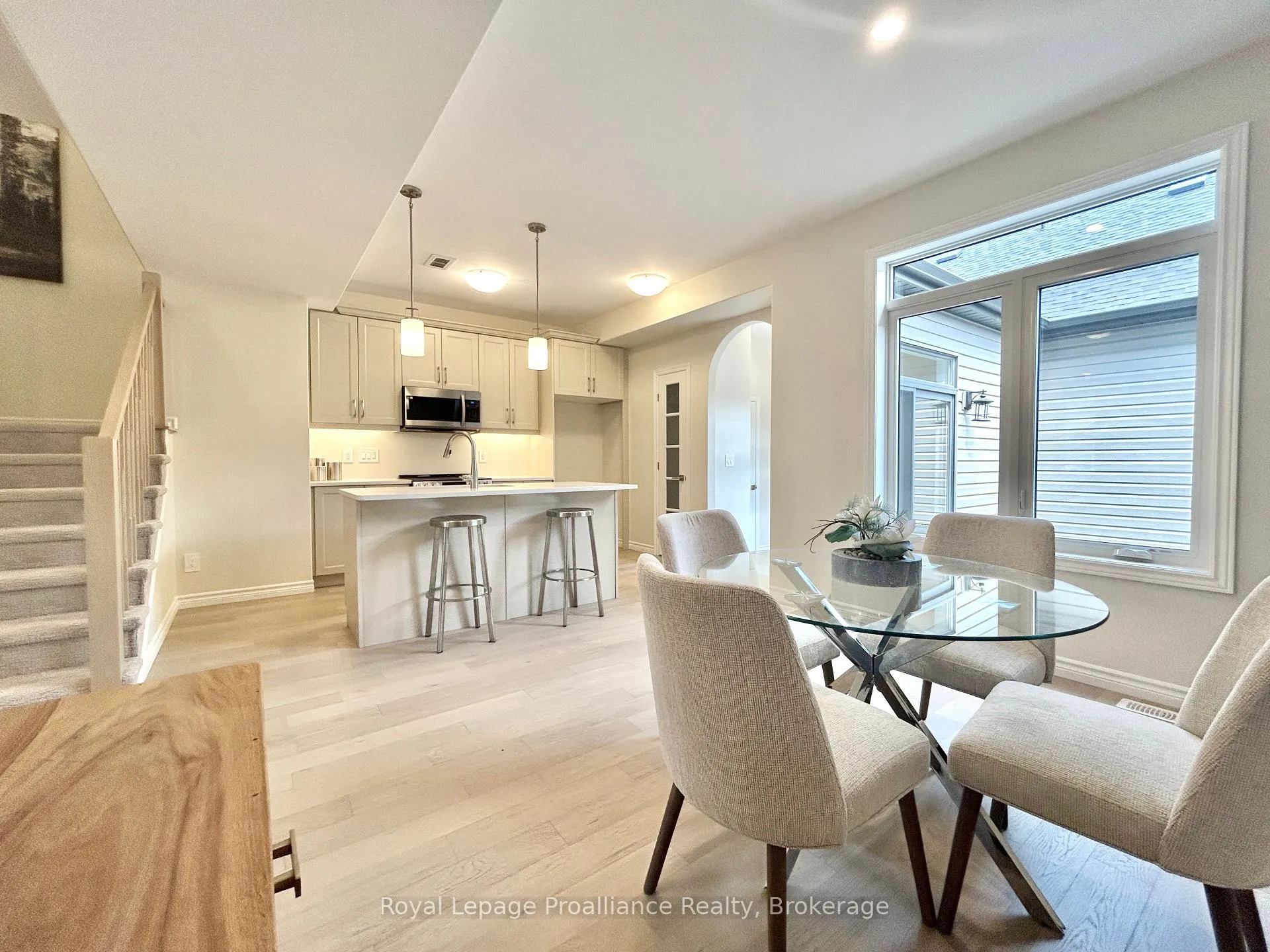 Photo 11 of 91 Athabaska Drive, Belleville, Thurlow Ward — HOMEH