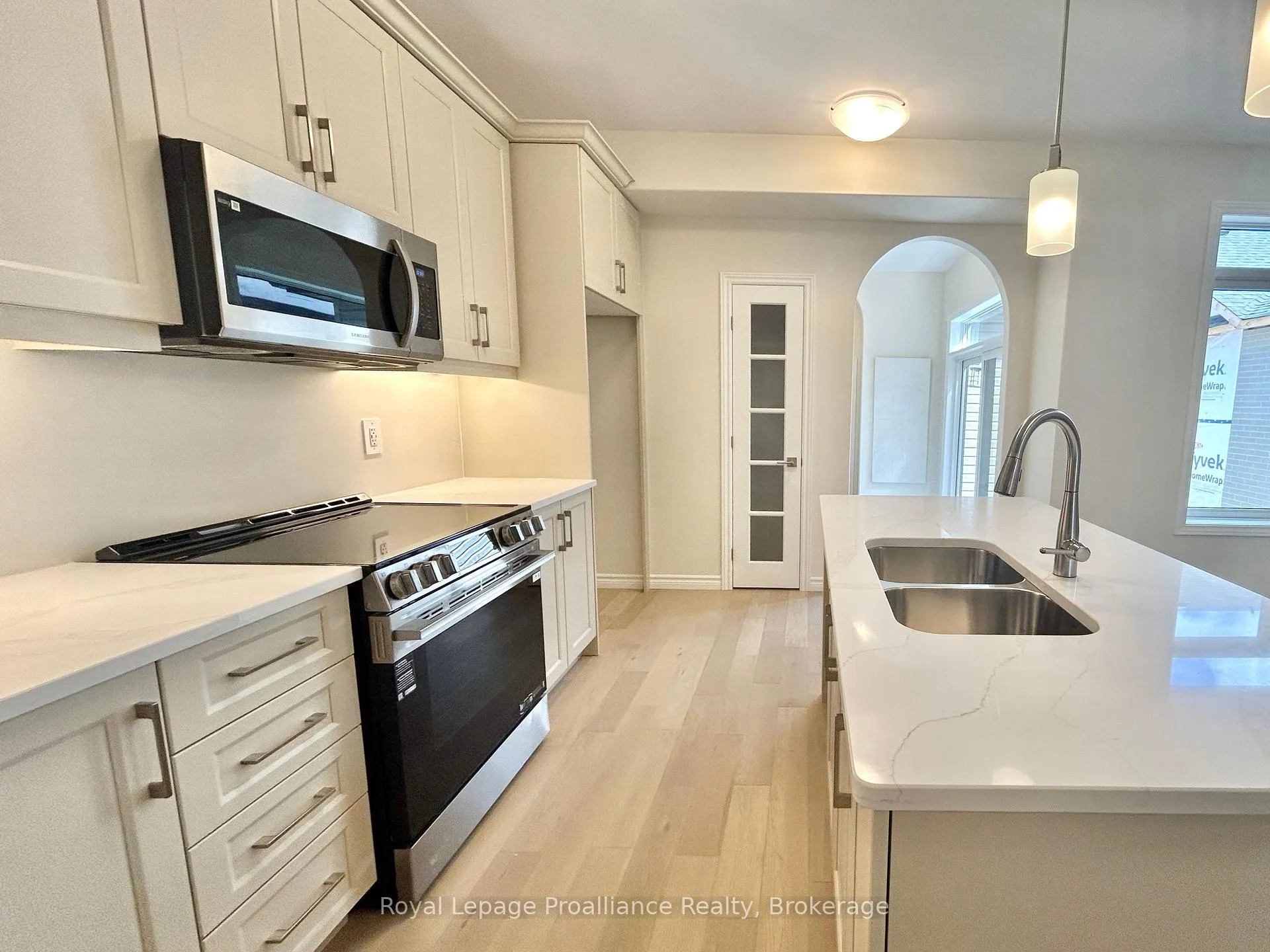 Photo 12 of 91 Athabaska Drive, Belleville, Thurlow Ward — HOMEH