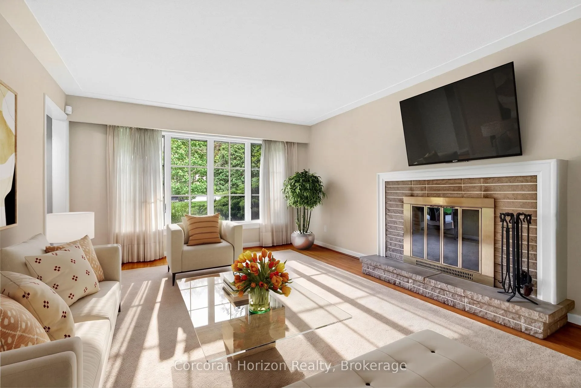 Photo 5 of 110 Mansfield Drive, Hamilton, Ancaster — HOMEH