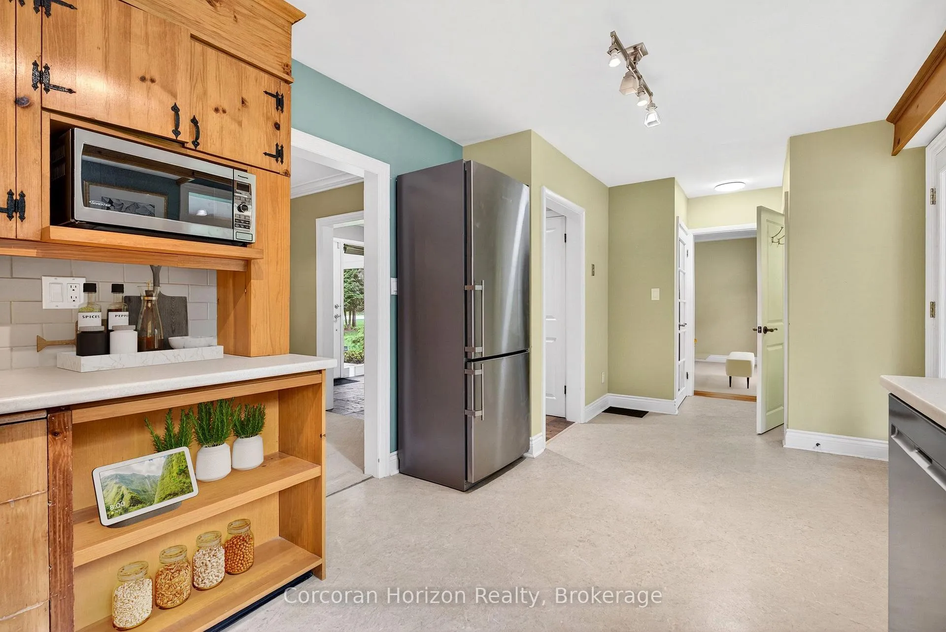 Photo 17 of 110 Mansfield Drive, Hamilton, Ancaster — HOMEH