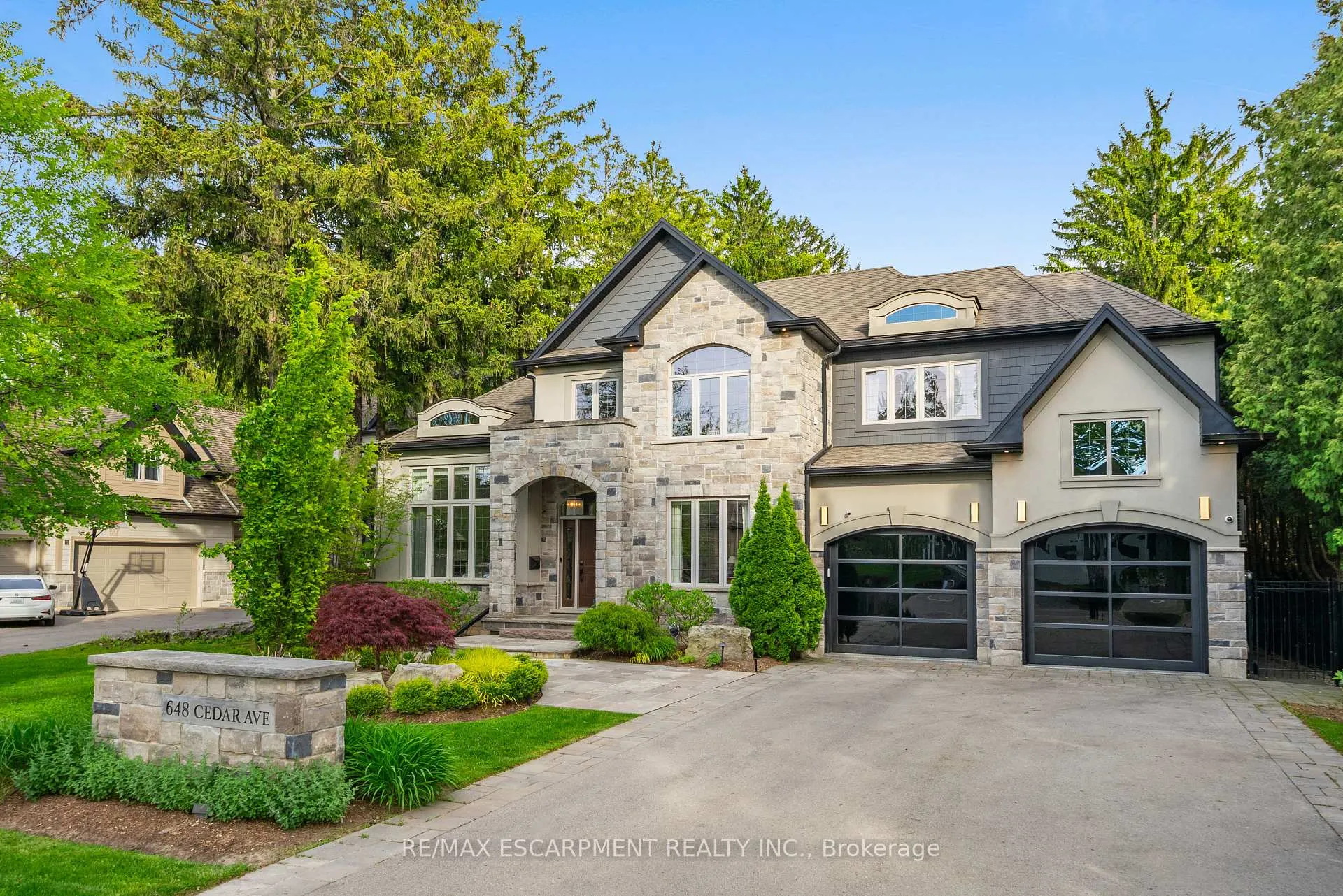 Photo 2 of 648 Cedar Avenue, Burlington, LaSalle — HOMEH