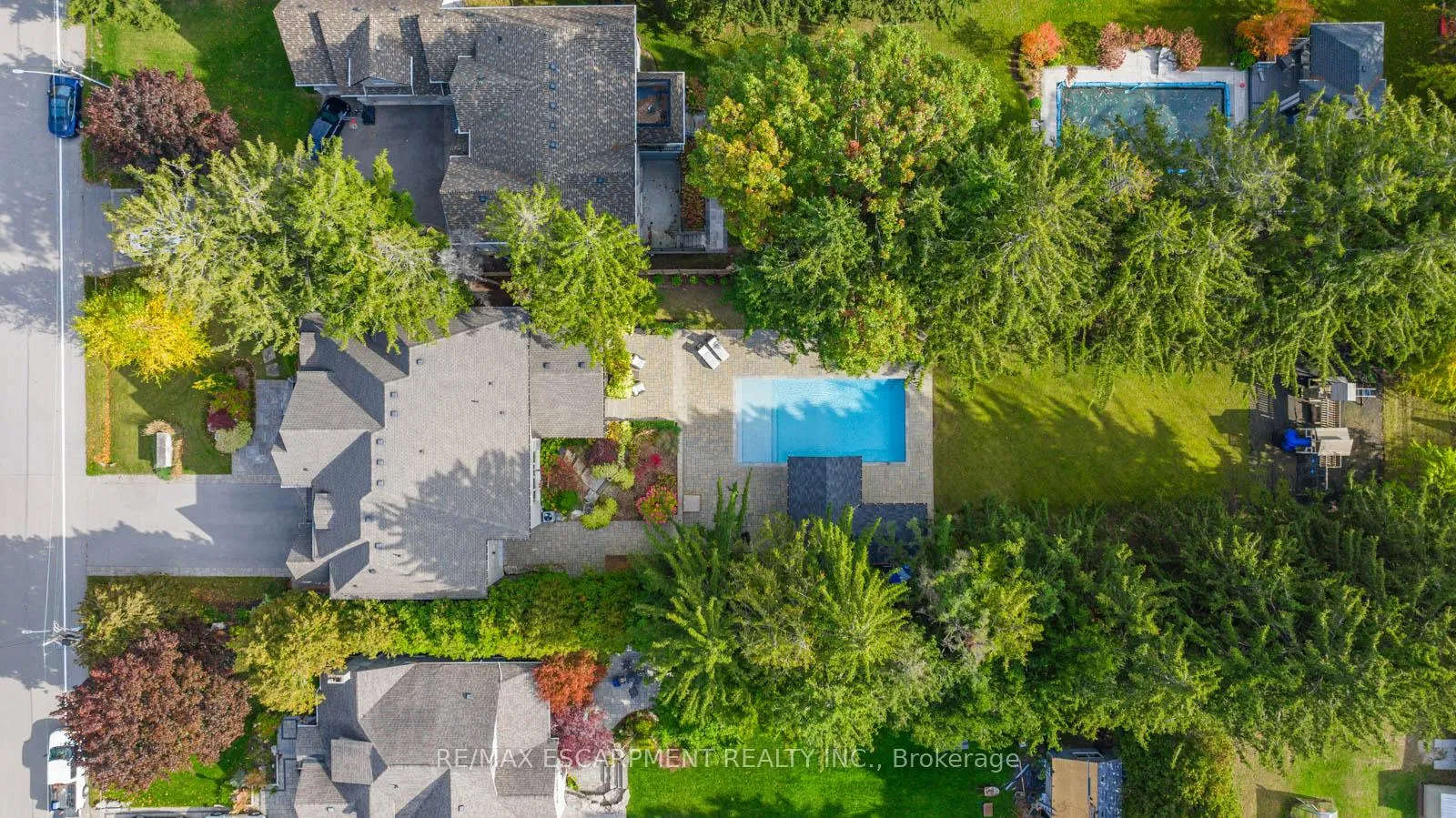Photo 3 of 648 Cedar Avenue, Burlington, LaSalle — HOMEH