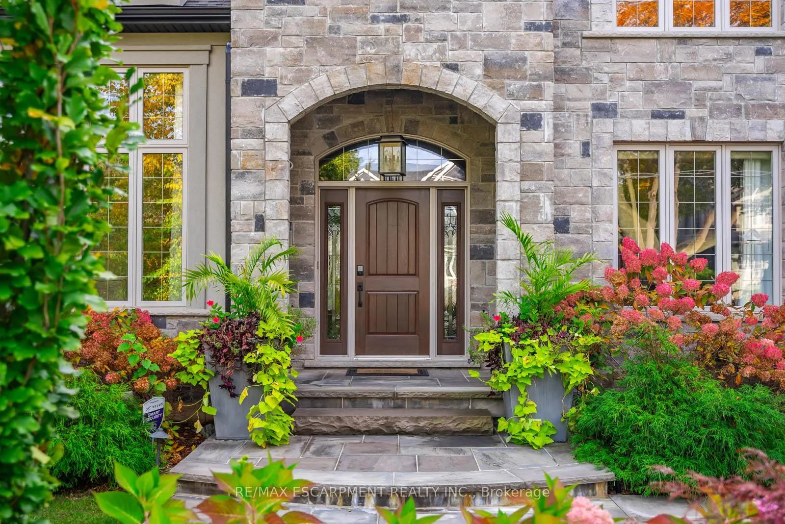 Photo 5 of 648 Cedar Avenue, Burlington, LaSalle — HOMEH