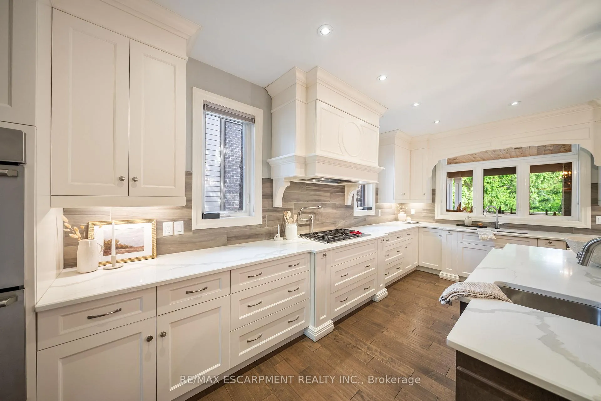 Photo 11 of 648 Cedar Avenue, Burlington, LaSalle — HOMEH