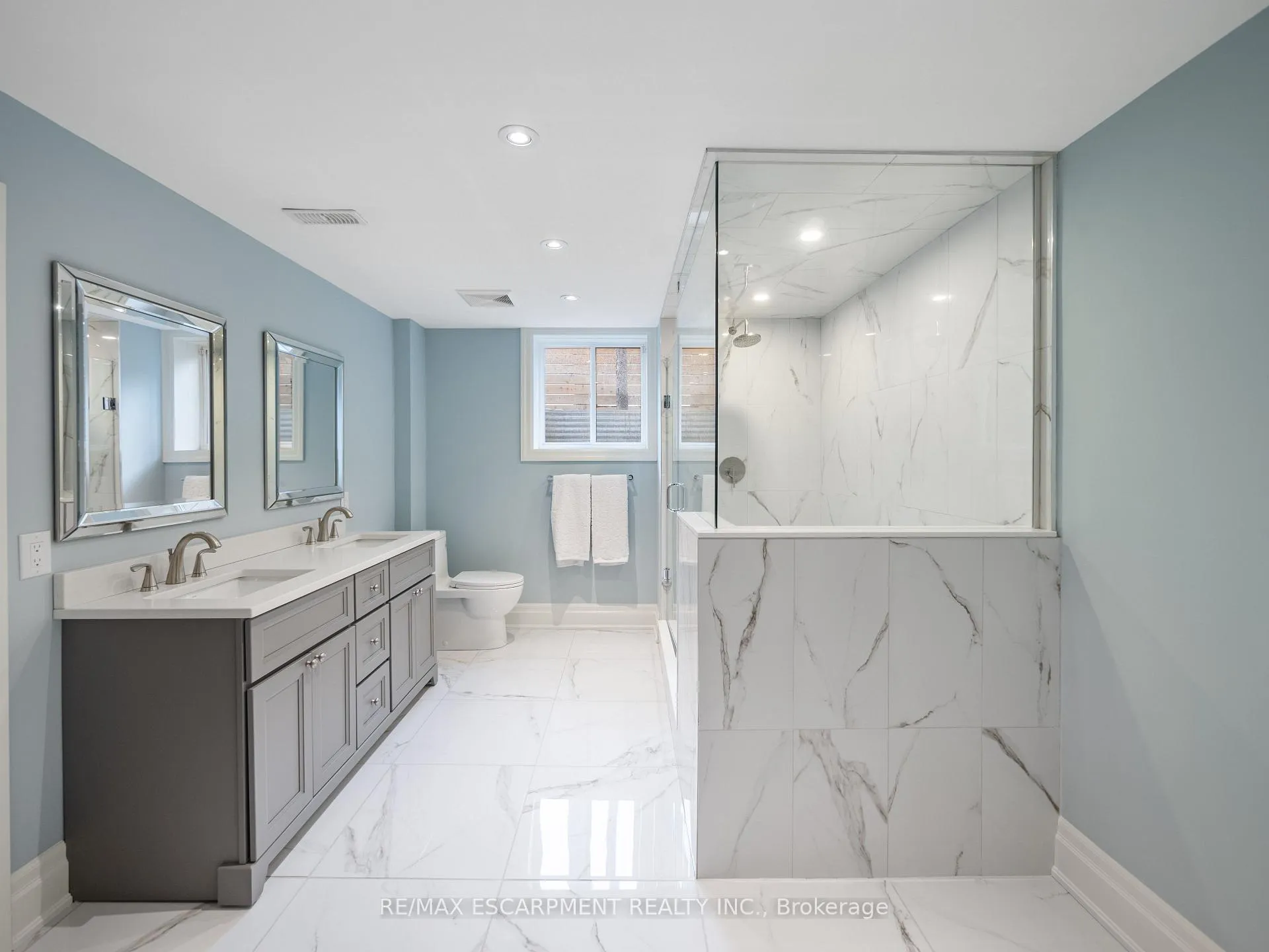 Photo 24 of 648 Cedar Avenue, Burlington, LaSalle — HOMEH