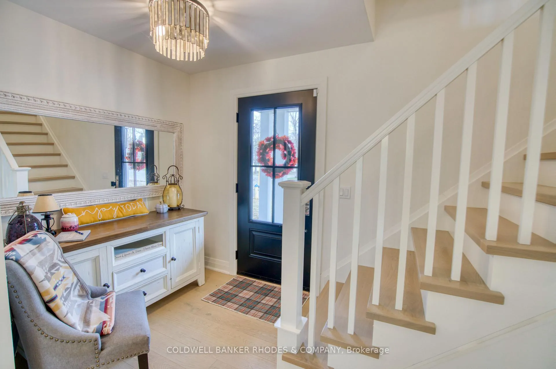 Photo 4 of 73 Kilbarry Crescent, Ottawa, Manor Park — HOMEH