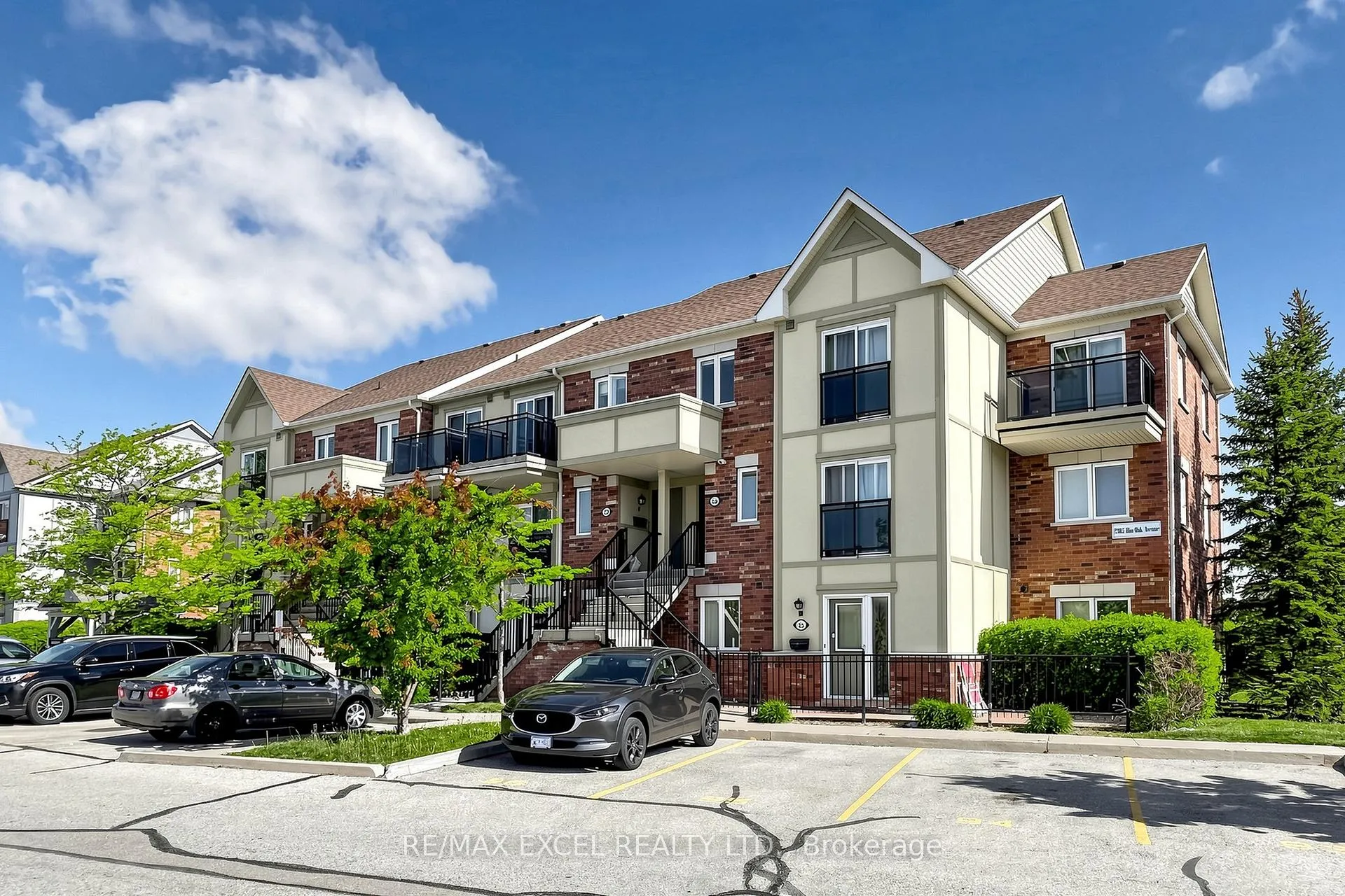 Photo 1 of Unit 28, 2285 Bur Oak Avenue, Markham, Greensborough — HOMEH