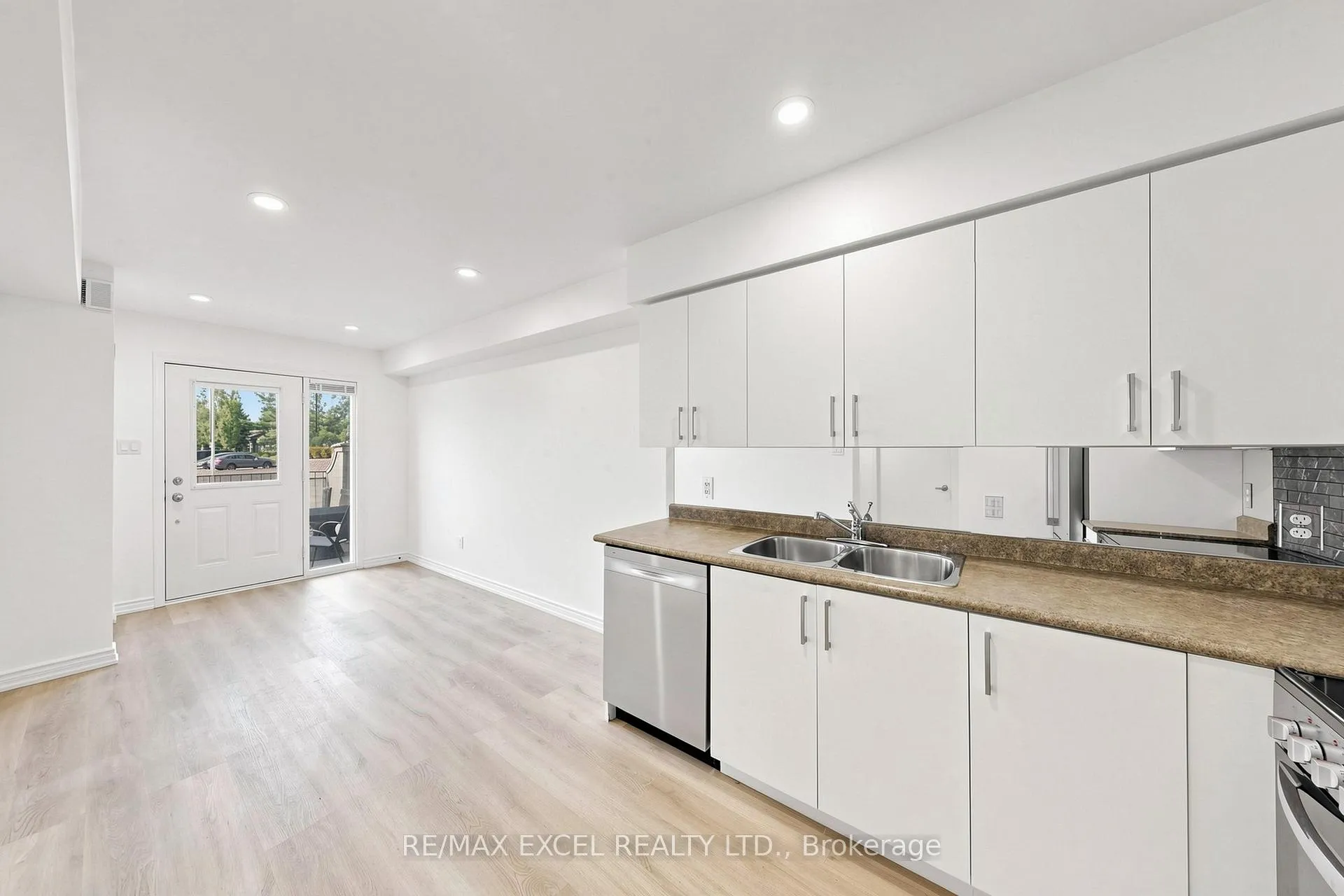 Photo 13 of Unit 28, 2285 Bur Oak Avenue, Markham, Greensborough — HOMEH