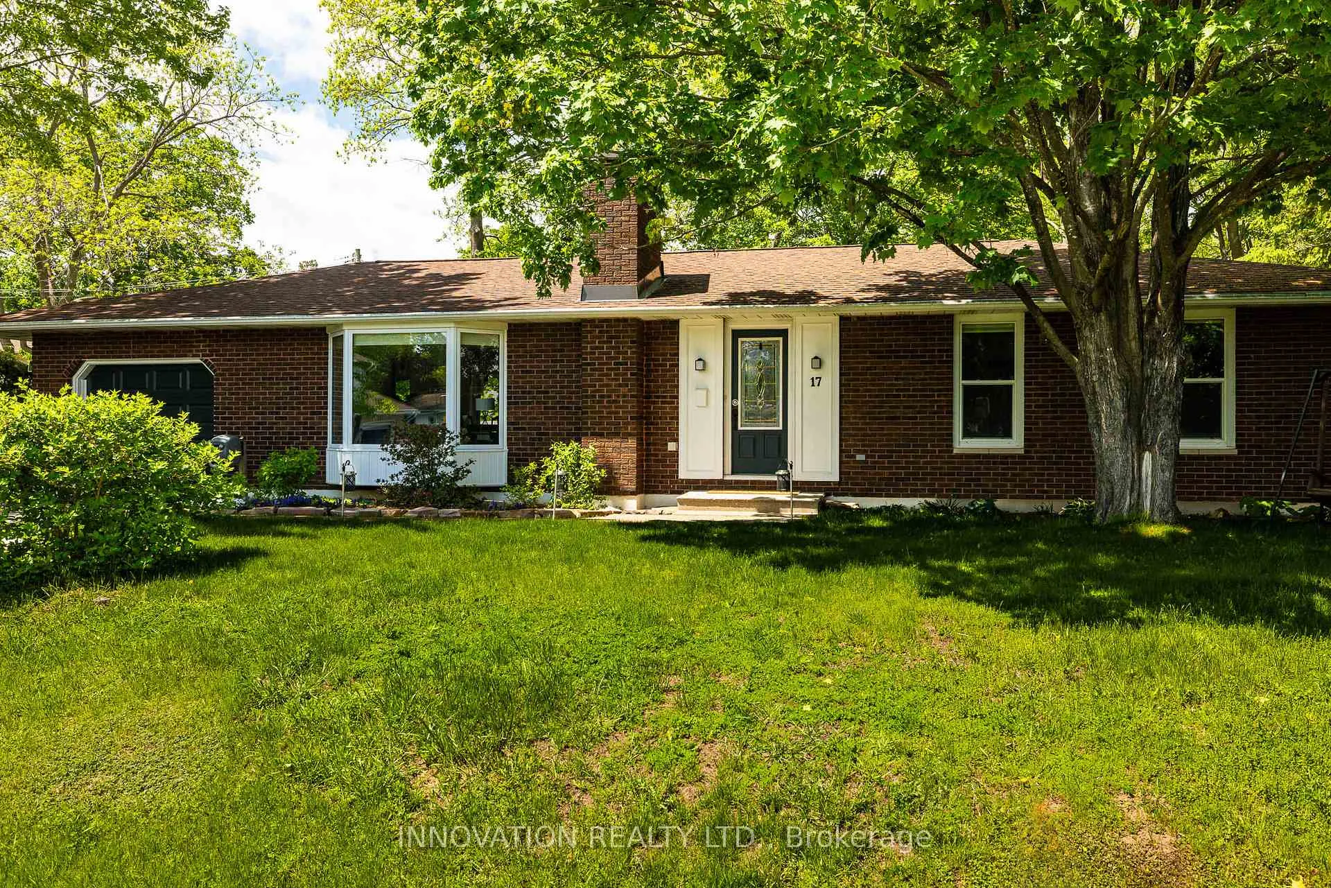 Photo 2 of 17 Cobblestone Court, Ottawa, Munster — HOMEH