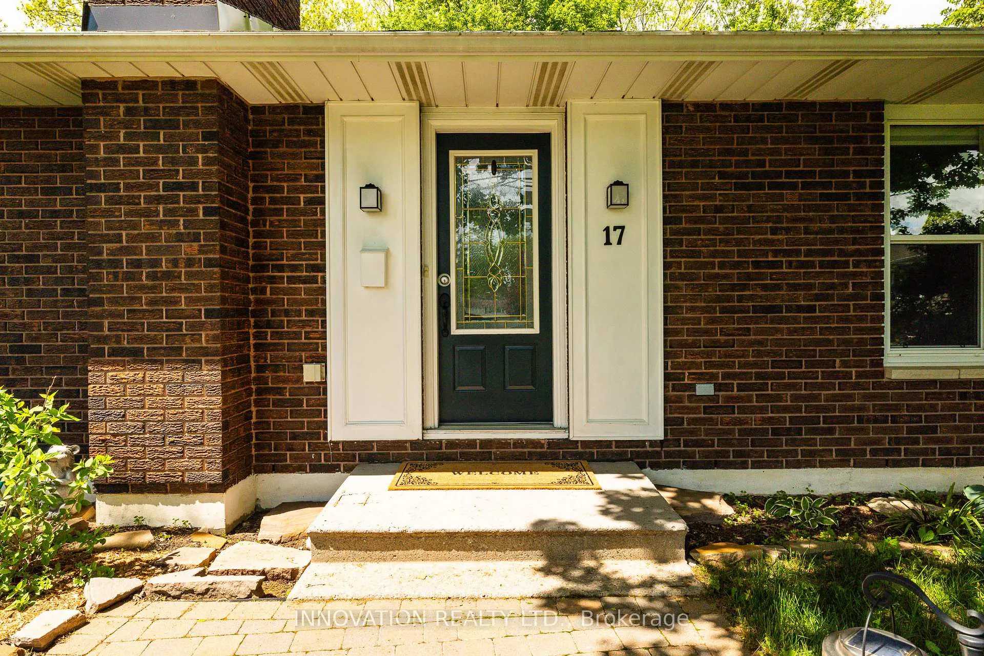 Photo 3 of 17 Cobblestone Court, Ottawa, Munster — HOMEH