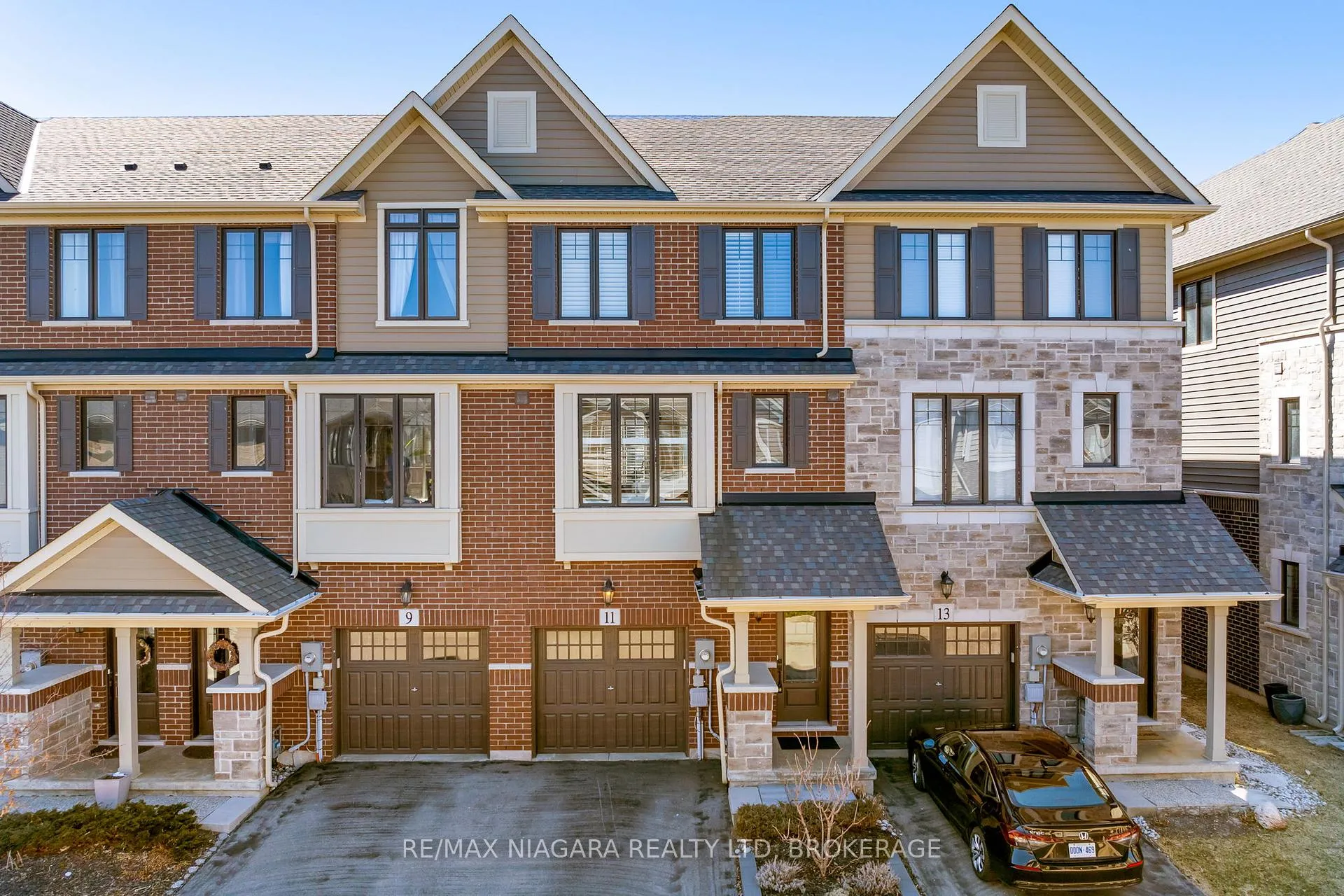 Photo 2 of 11 Walters Lane, Grimsby, Grimsby Beach — HOMEH